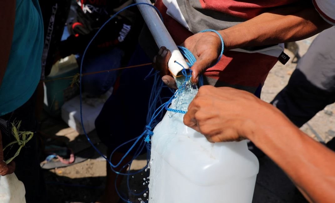 Indonesia cạn nhiên liệu diện rộng, người dân xếp hàng 30 phút chỉ để mua xăng: Chuyện gì đang xảy ra? - Ảnh 2