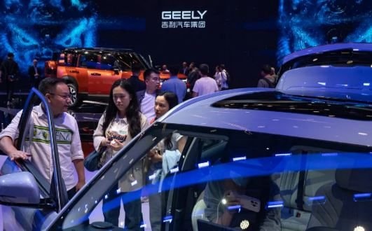 Cỗ máy tiêu dùng tại Trung Quốc trầm lắng: Người dân không dám chi tiêu, khủng hoảng niềm tin vô cùng nghiêm trọng - Ảnh 1