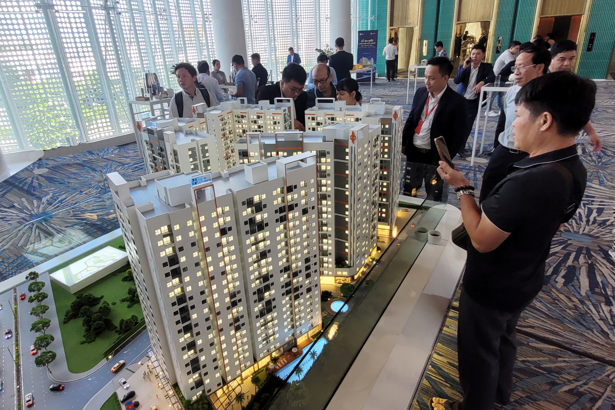 Kiểm soát giá nhà đất, cách nào? - Ảnh 1