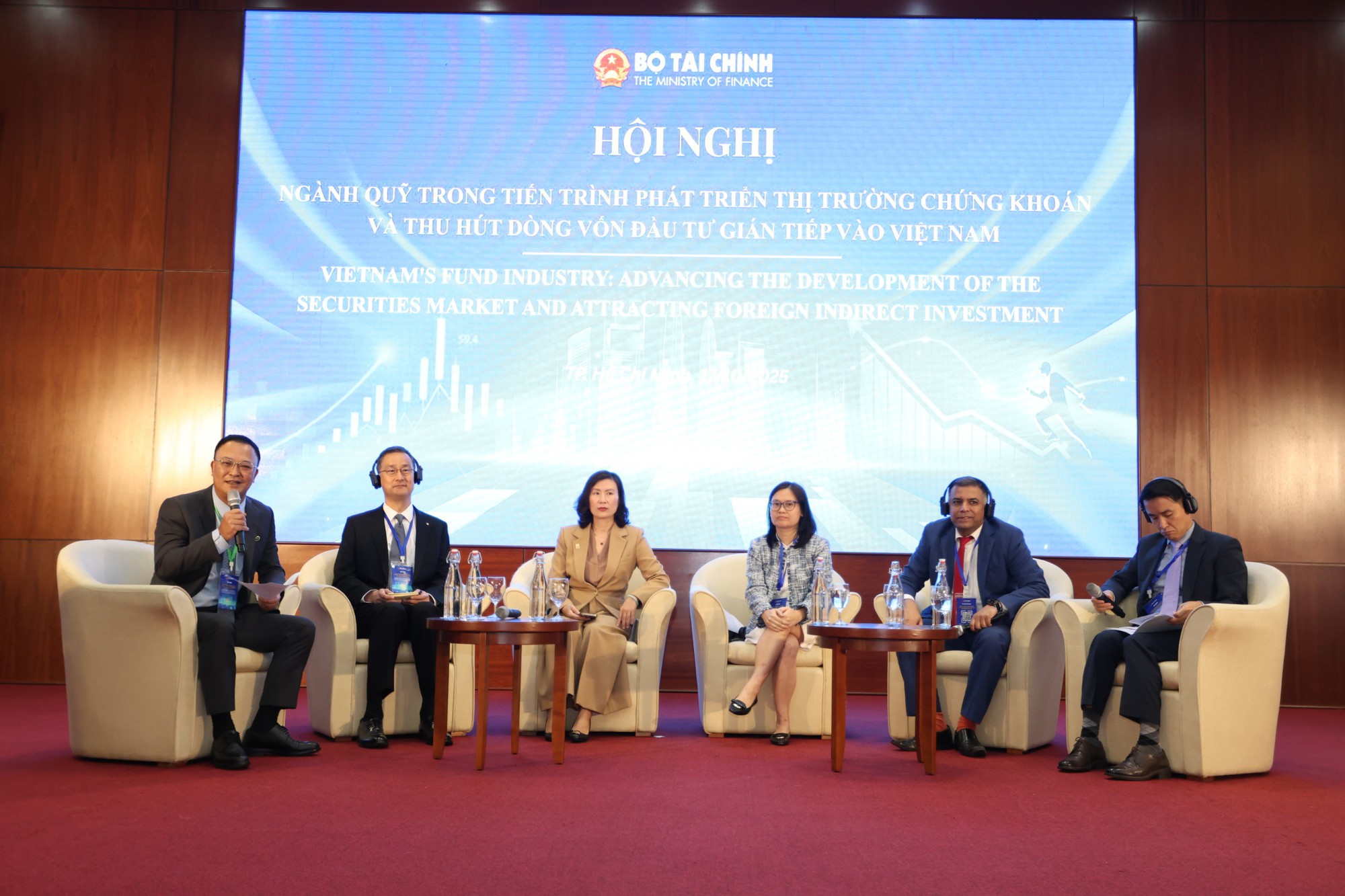 Cần thêm sản phẩm cho thị trường chứng khoán - Ảnh 1