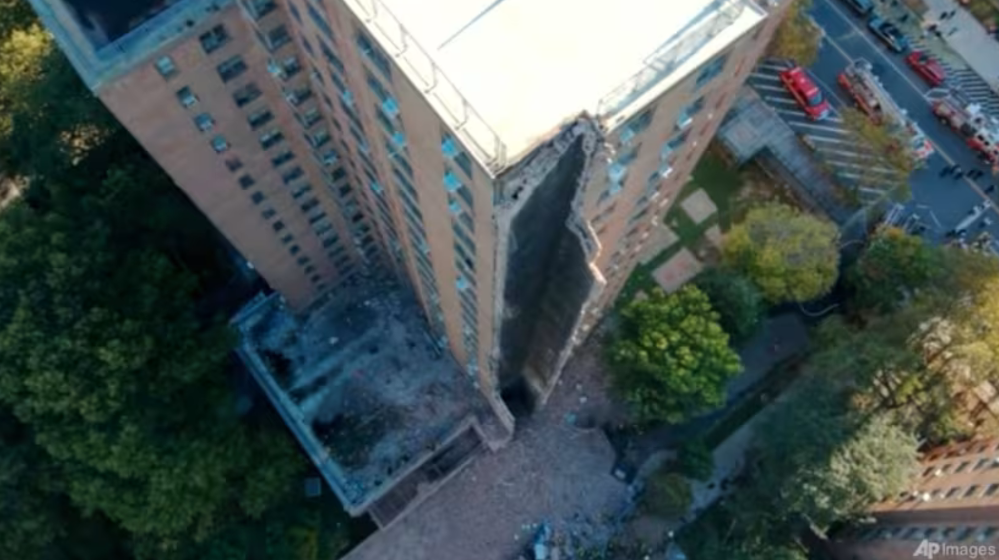 Nổ lớn gây đổ sập một phần chung cư 20 tầng ở New York - Ảnh 2