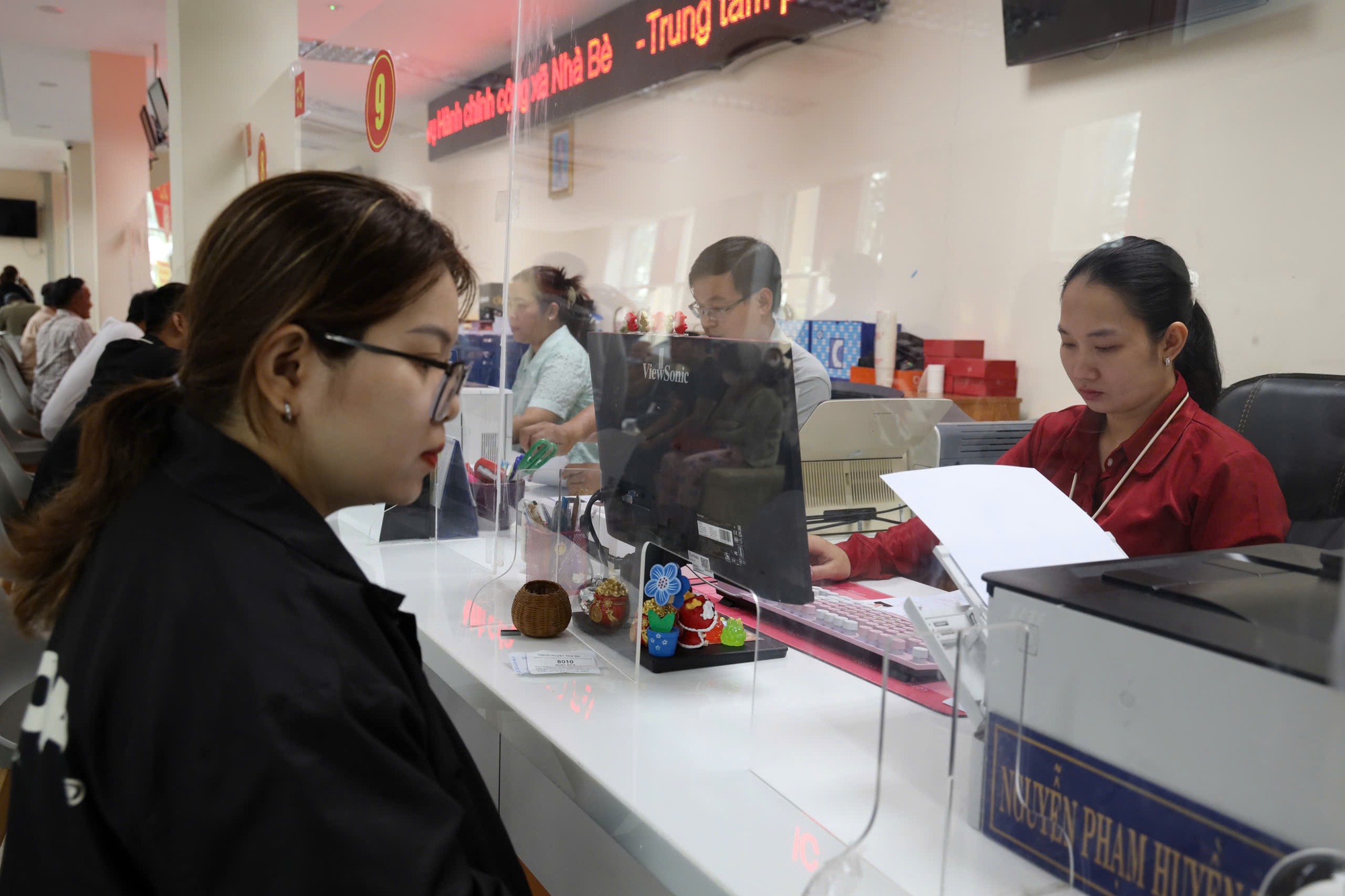 Nhiều đề xuất của TP HCM lên Trung ương liên quan công chức cấp xã - Ảnh 2