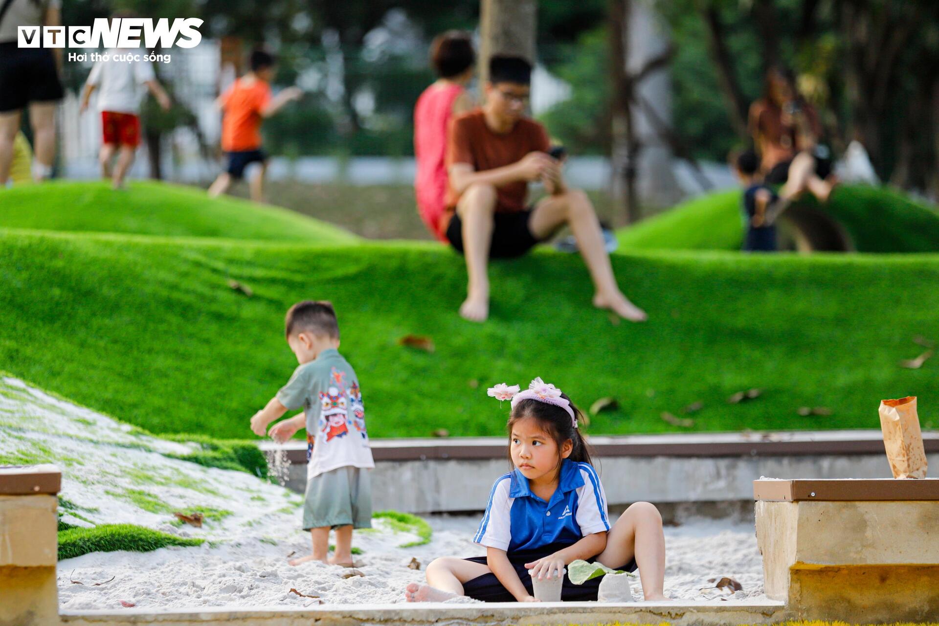 Được đầu tư cải tạo 66 tỷ đồng, công viên ở Hà Nội khang trang, khác lạ - Ảnh 12