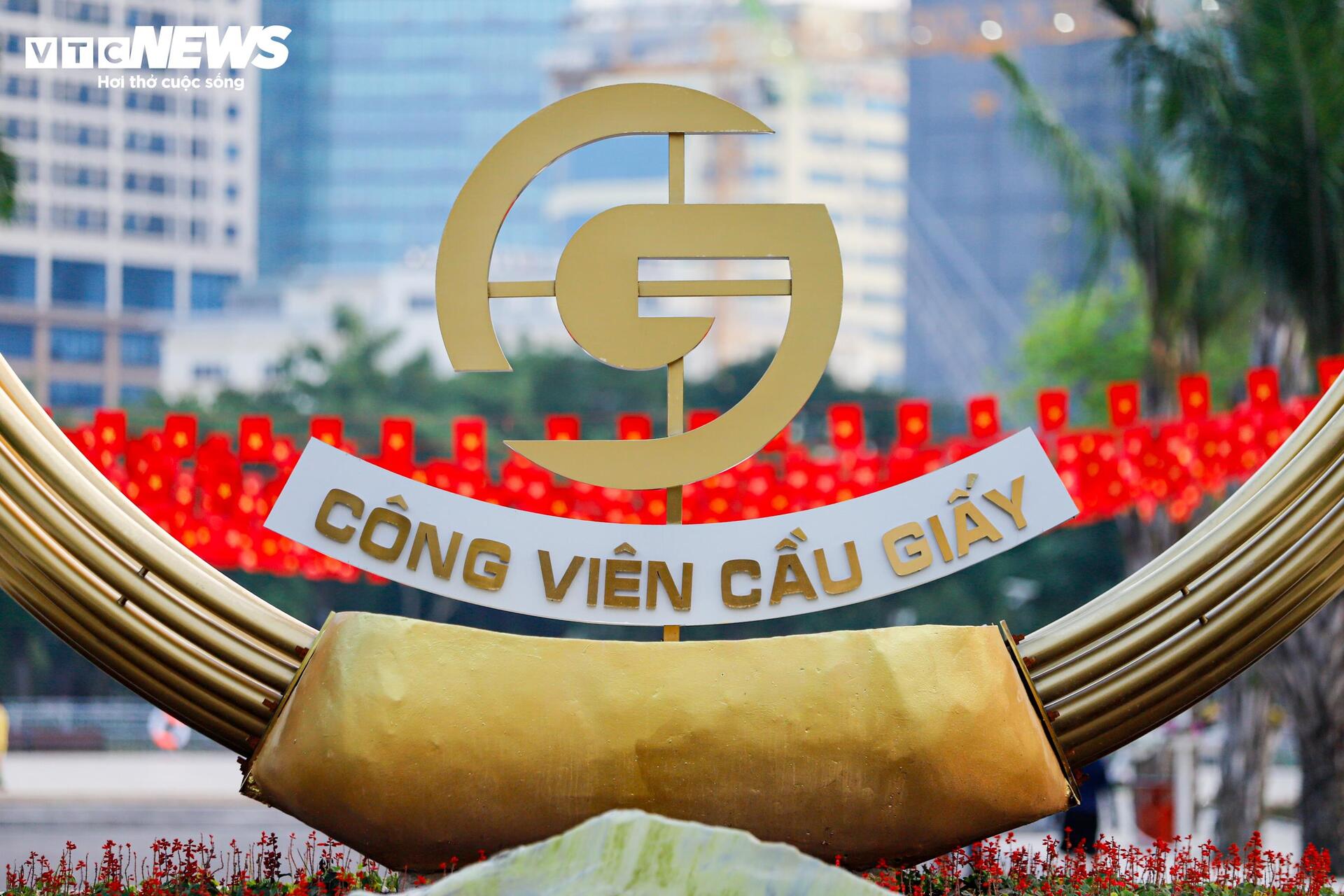 Được đầu tư cải tạo 66 tỷ đồng, công viên ở Hà Nội khang trang, khác lạ - Ảnh 1