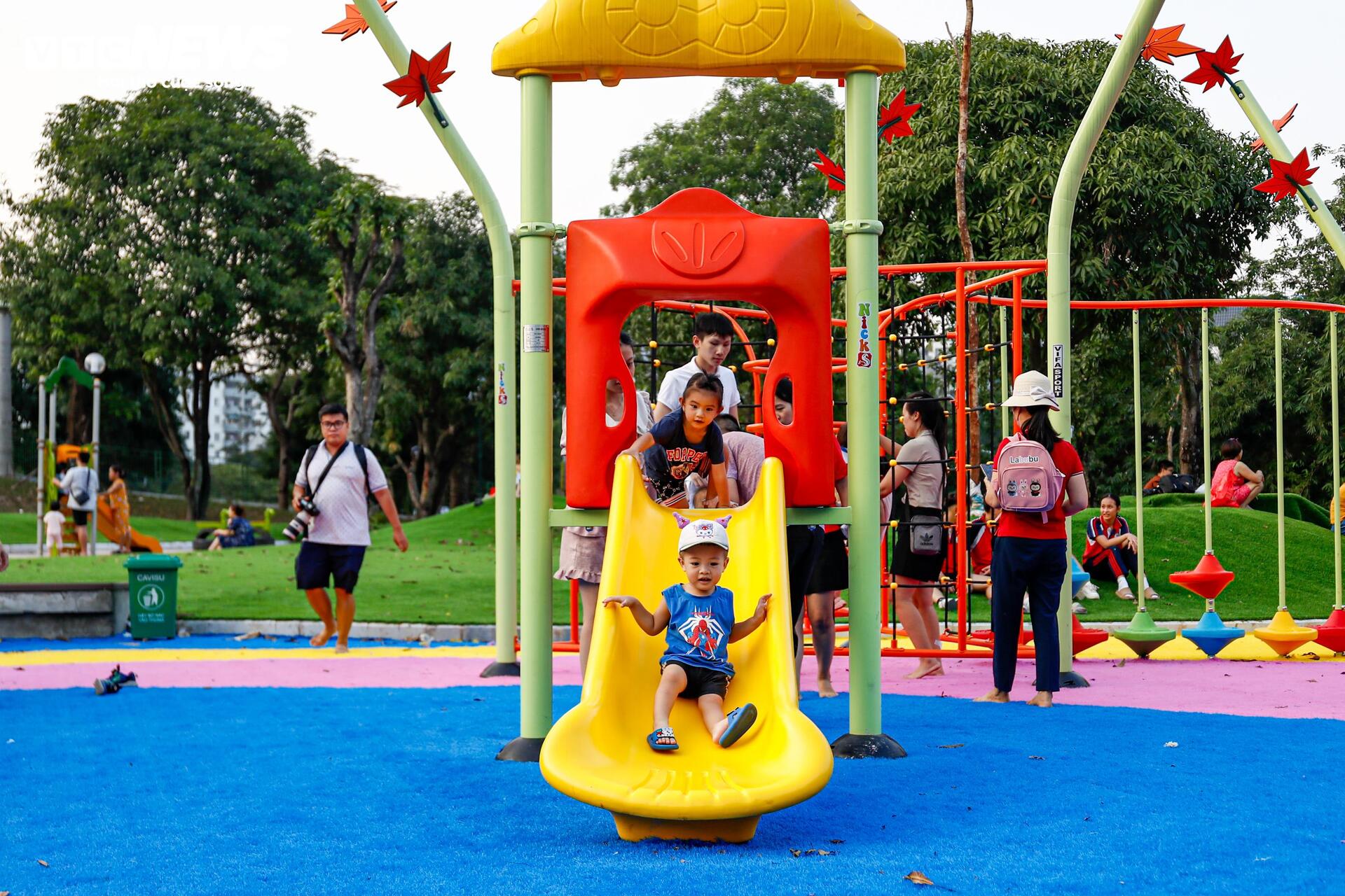 Được đầu tư cải tạo 66 tỷ đồng, công viên ở Hà Nội khang trang, khác lạ - Ảnh 13