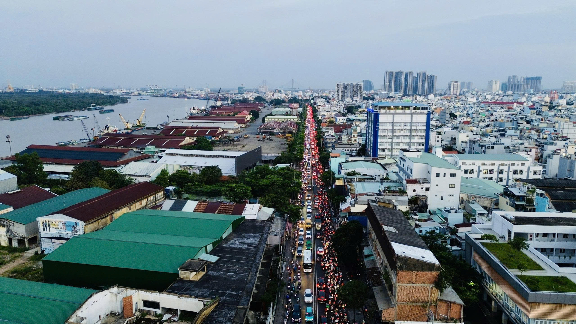Loạt dự án 'đất vàng' trung tâm TP.HCM dần khởi động sau nhiều năm 'quây tôn' - Ảnh 2