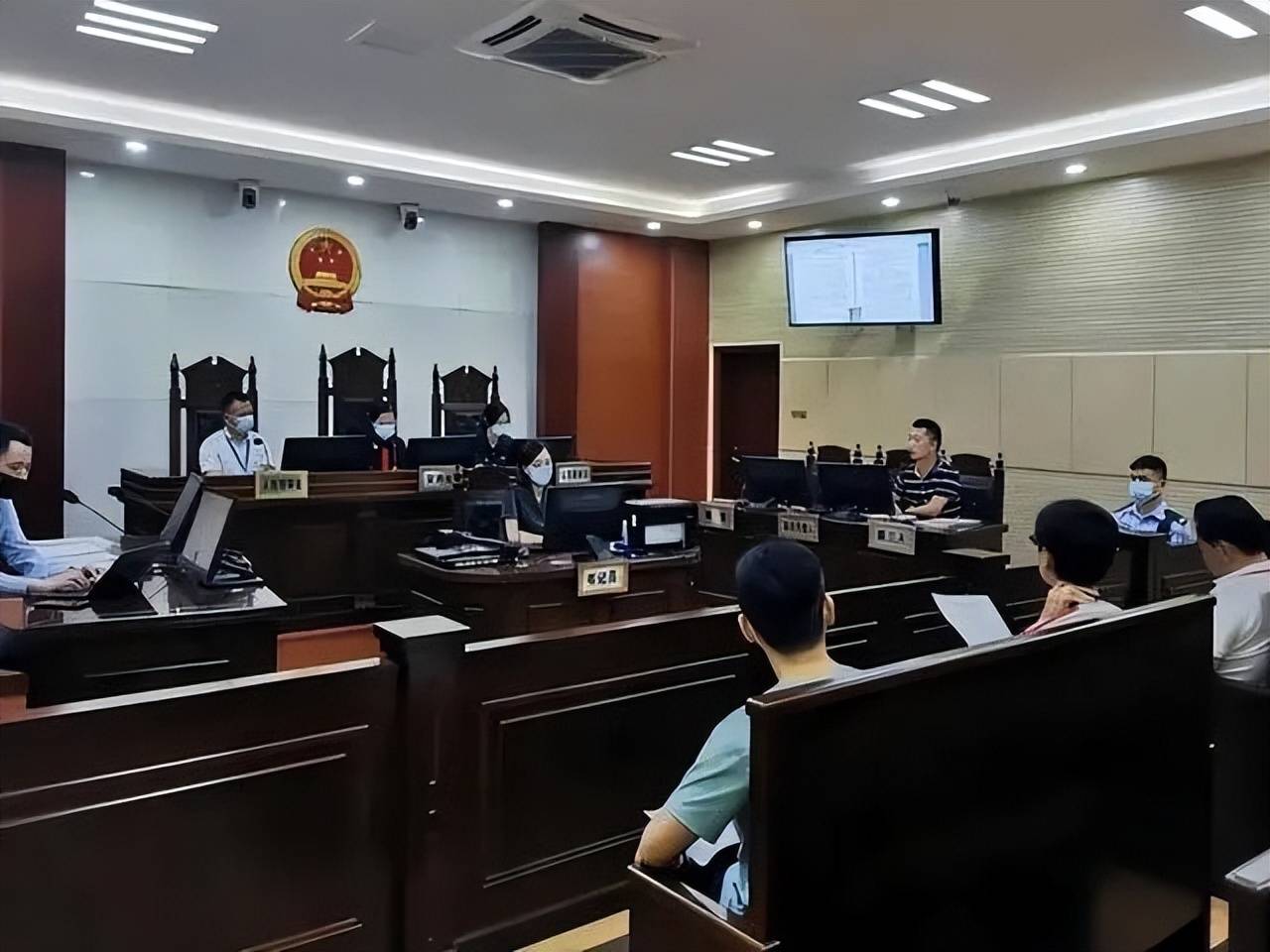 Gửi 70 tỷ đồng vào ngân hàng, 5 năm sau chỉ còn vỏn vẹn 125.000 đồng: Cảnh sát tuyên bố "ngân hàng vô tội", người đàn ông mất trắng - Ảnh 5