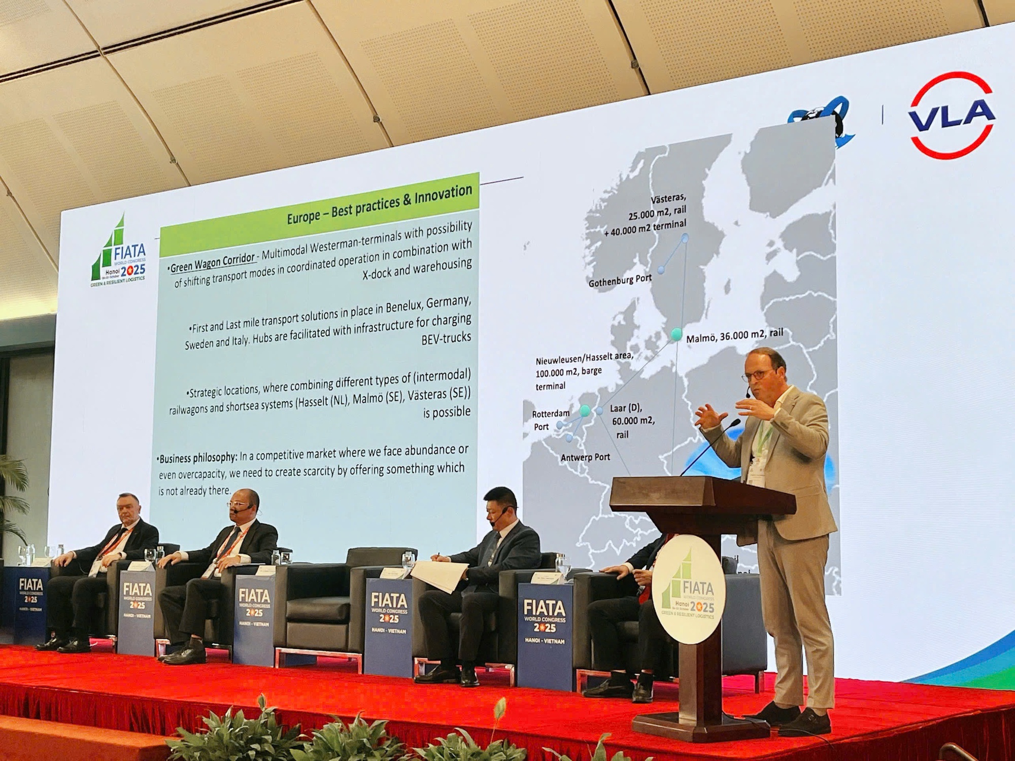 Việt Nam có hơn 42.000 km sông ngòi, 3.260 km bờ biển nhưng vận tải đường thủy lại chỉ được đầu tư rất ít - Ảnh 2