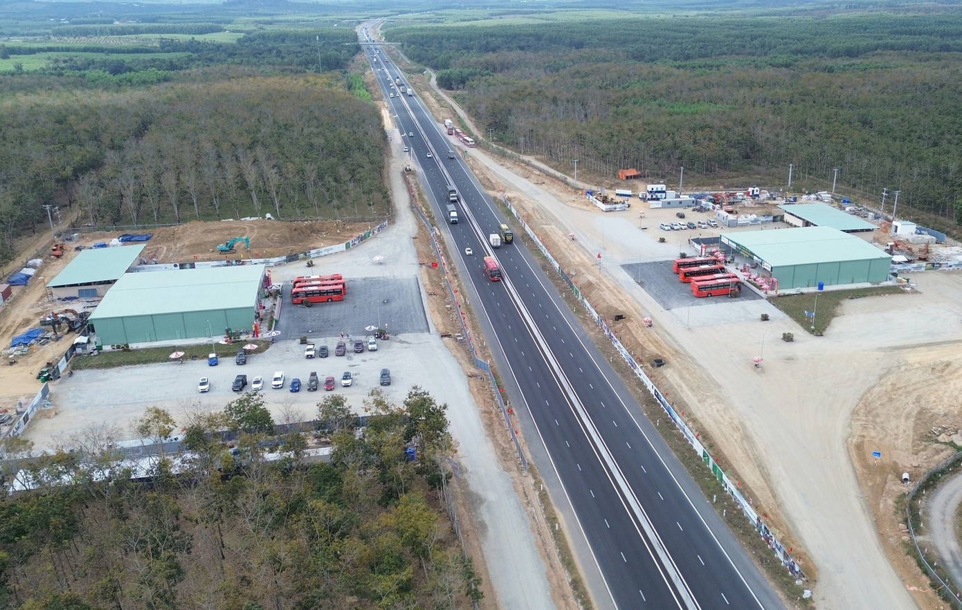 Thí điểm phân làn, tốc độ xe chạy cao tốc Phan Thiết - Dầu Giây - Ảnh 1