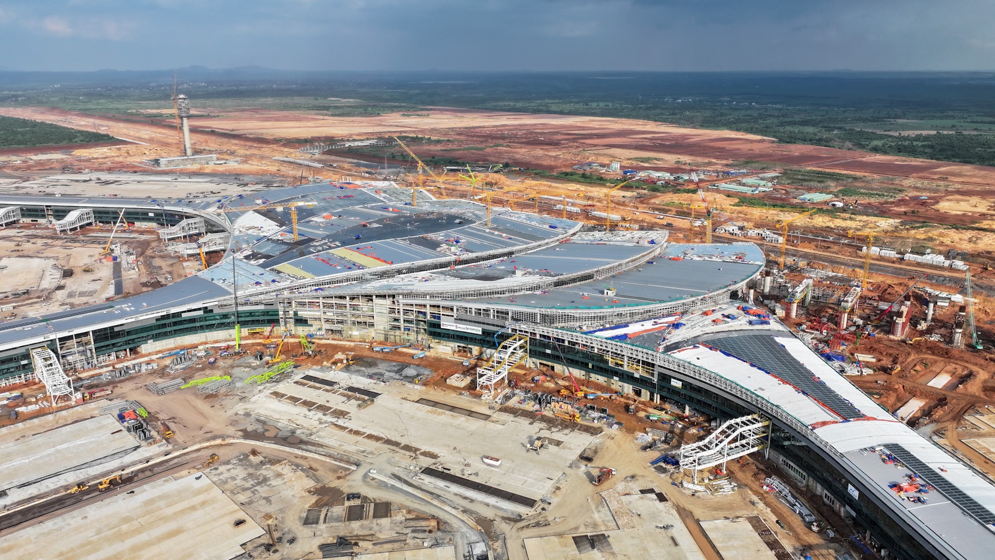 TP HCM đề xuất 4 kịch bản đường sắt nối sân bay Tân Sơn Nhất - Long Thành - Ảnh 1