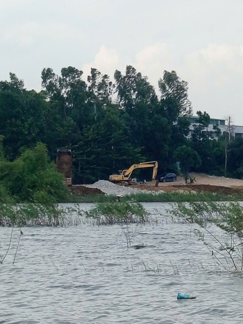 Hà Nội: Ao, hồ liên tục bị san lấp trái phép, chính quyền 'mũ ni che tai'? - Ảnh 9