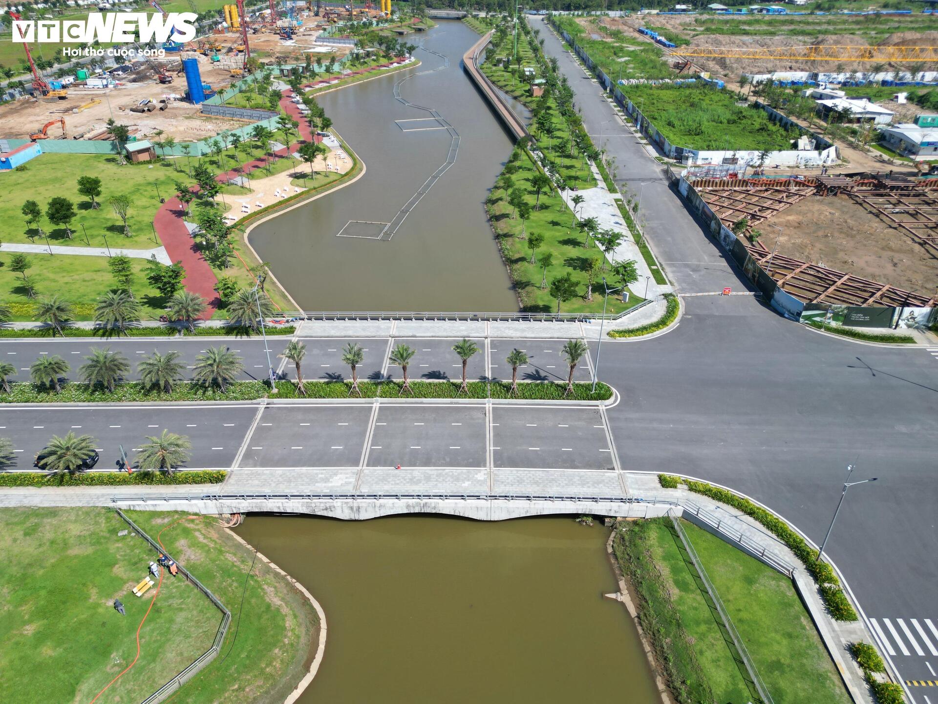 Cận cảnh đường Liên Phường sắp về đích, giảm áp lực giao thông khu Đông TP.HCM - Ảnh 11