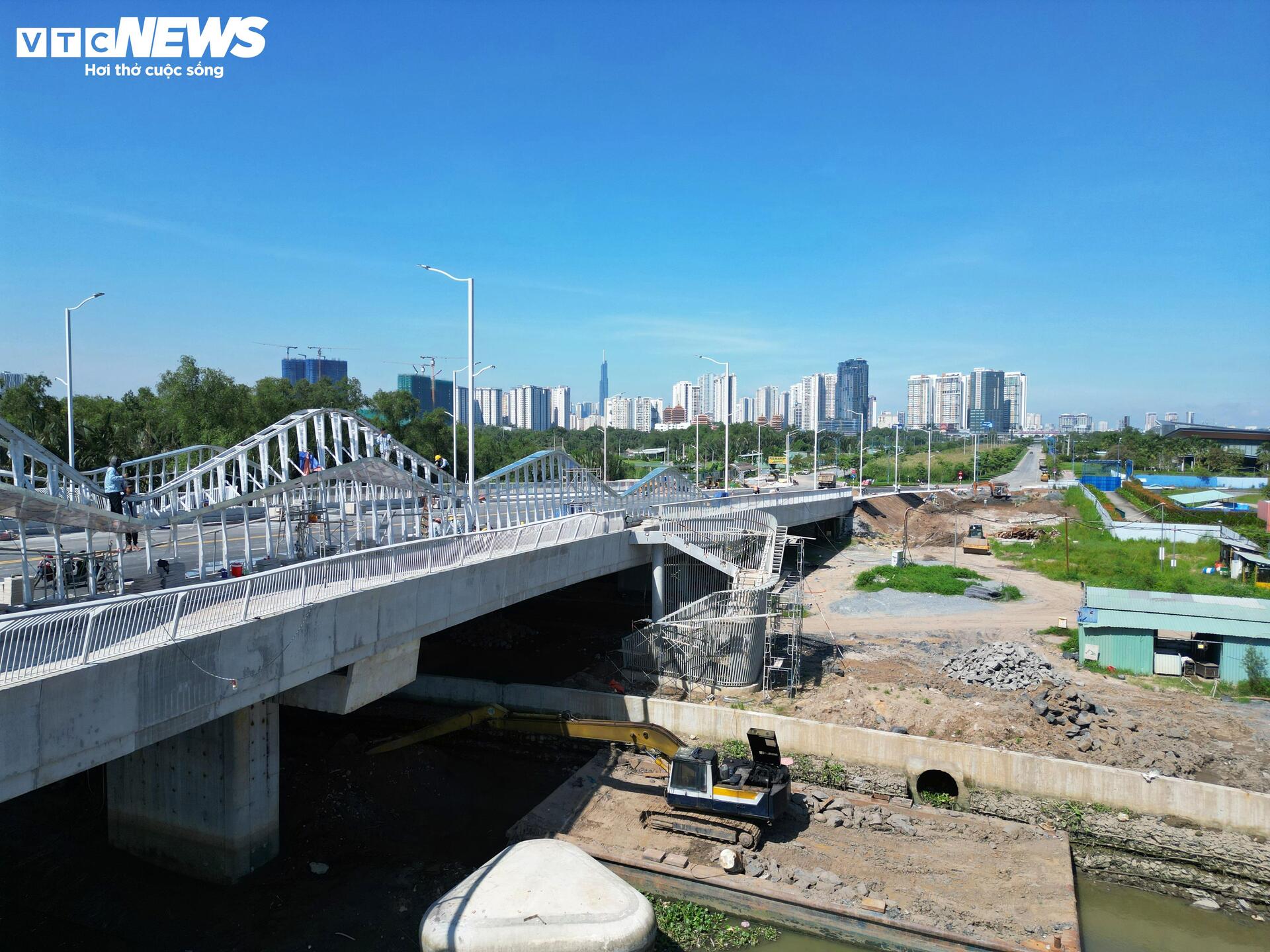 Cận cảnh đường Liên Phường sắp về đích, giảm áp lực giao thông khu Đông TP.HCM - Ảnh 3