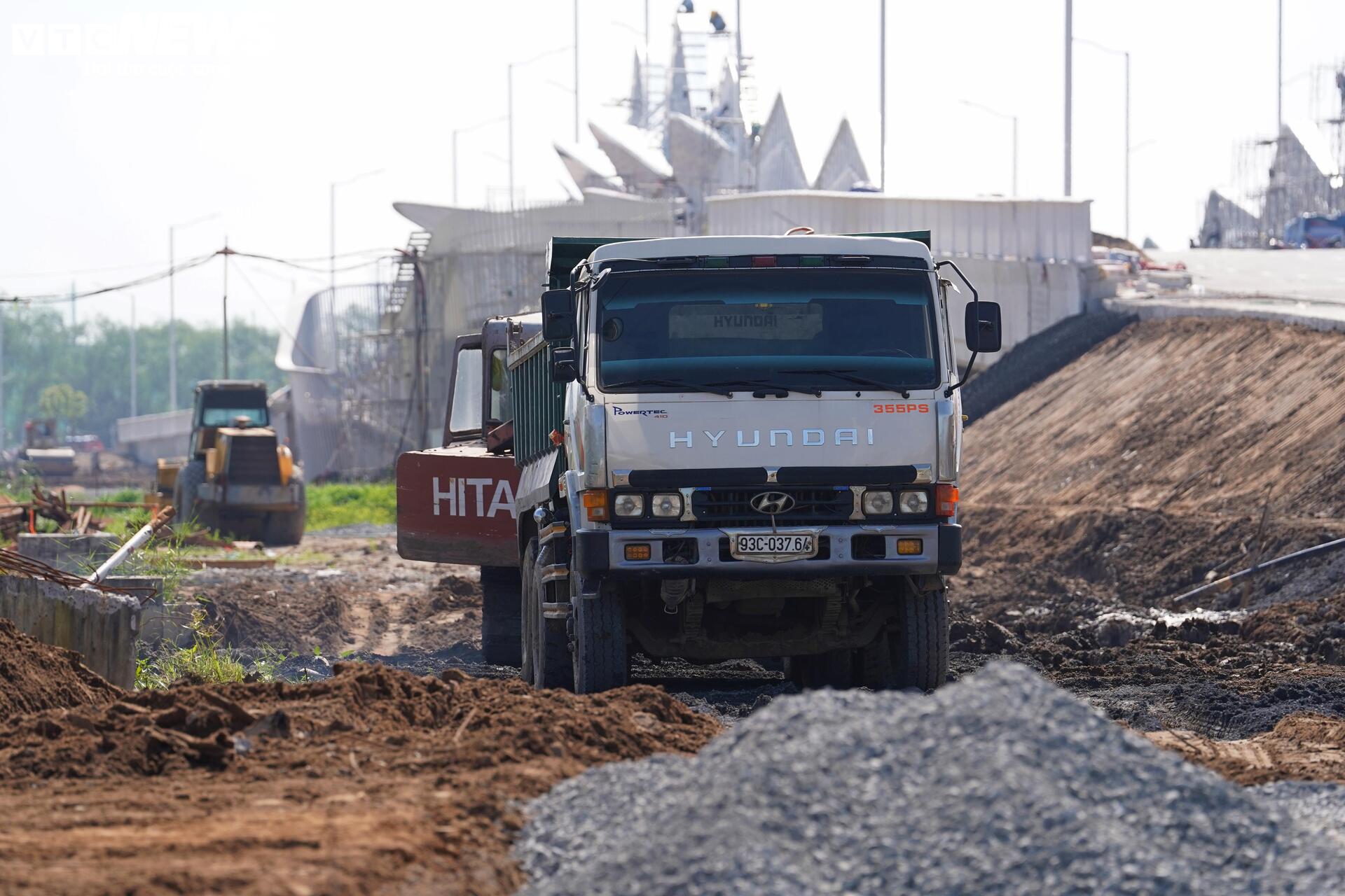 Cận cảnh đường Liên Phường sắp về đích, giảm áp lực giao thông khu Đông TP.HCM - Ảnh 4