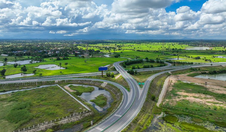 Campuchia 'đặt cược' vào Trung Quốc: Đường cao tốc 2 tỷ USD là bước đột phá - Ảnh 1