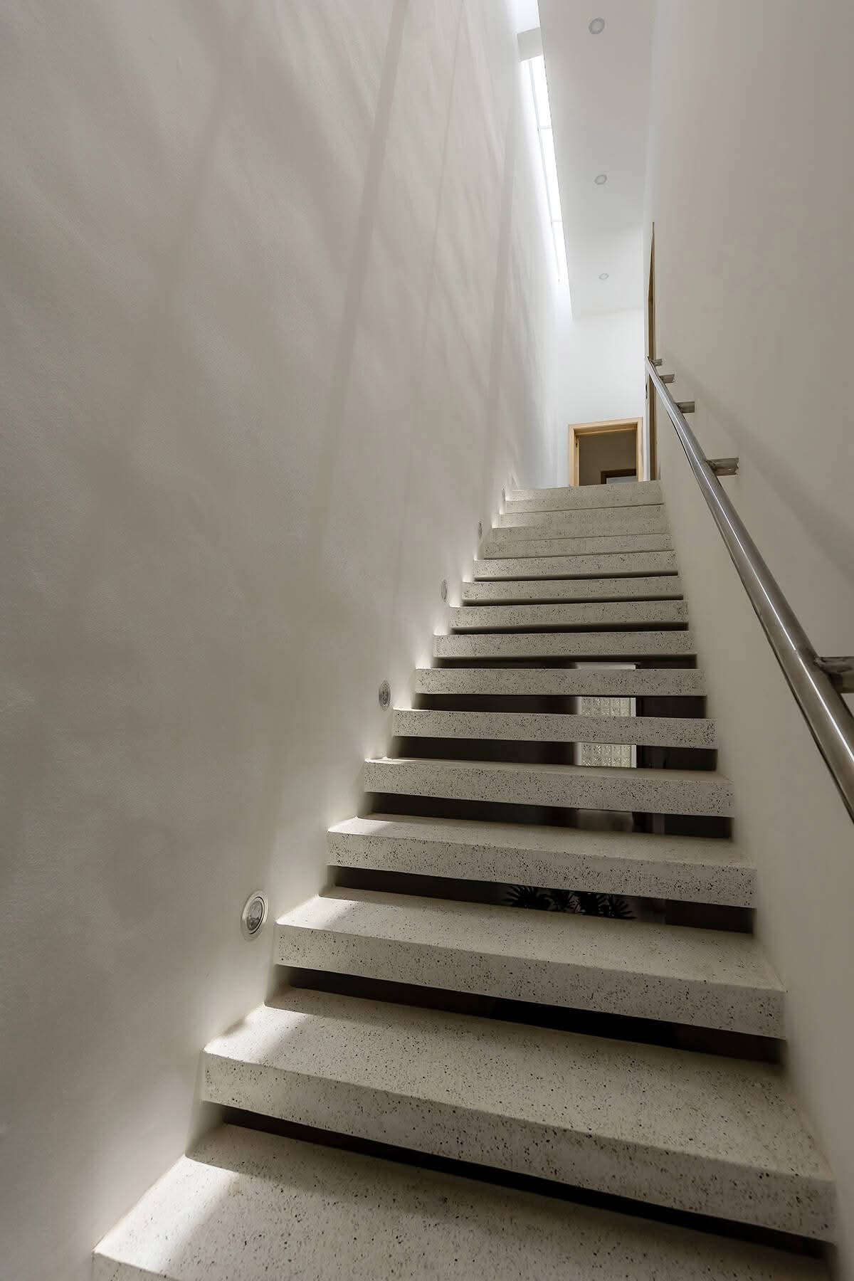 Căn nhà 170m2 với hình thức lạ mắt - Ảnh 10