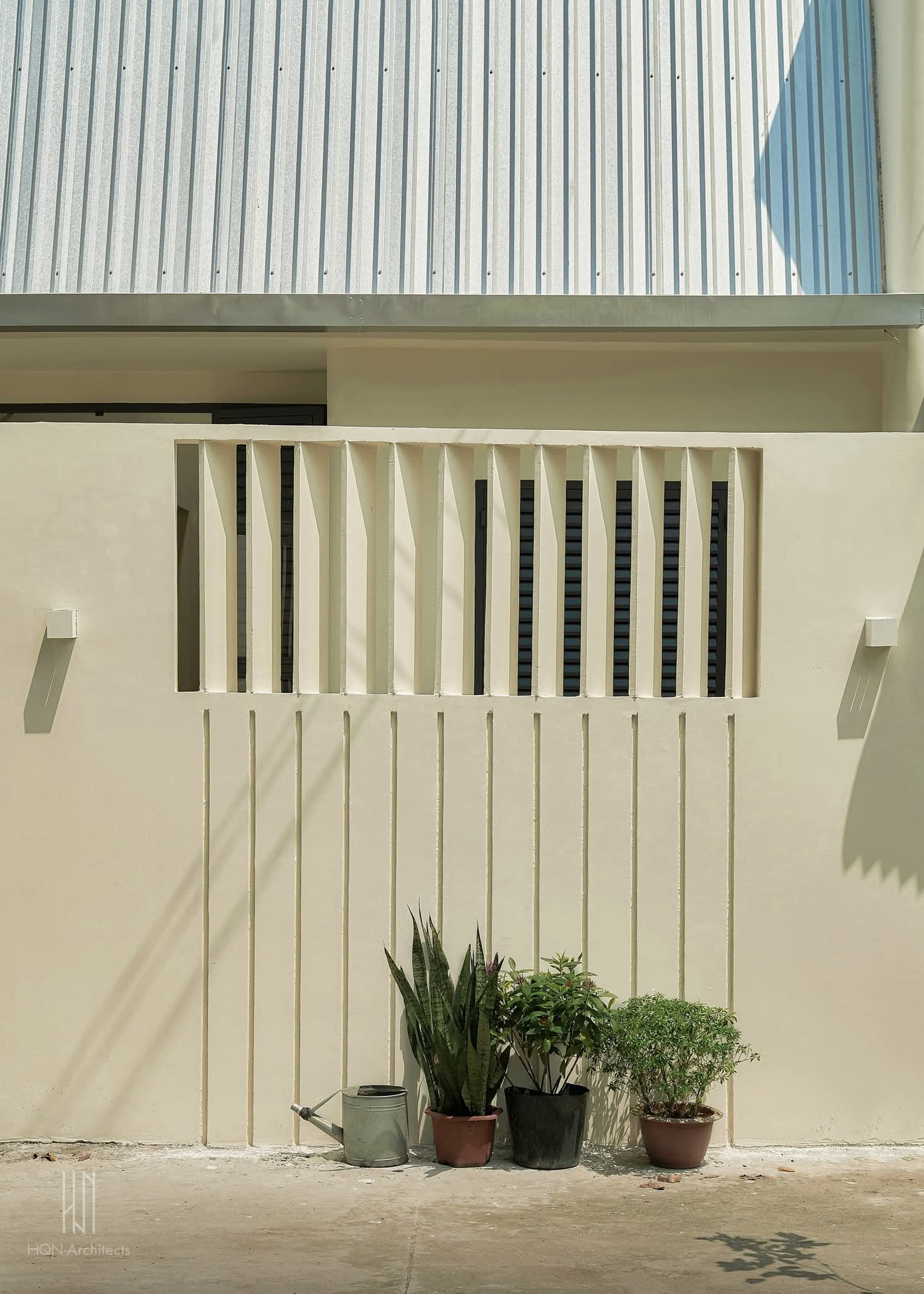 Nhà 85m2 có sân vườn lấy ánh sáng - Ảnh 2