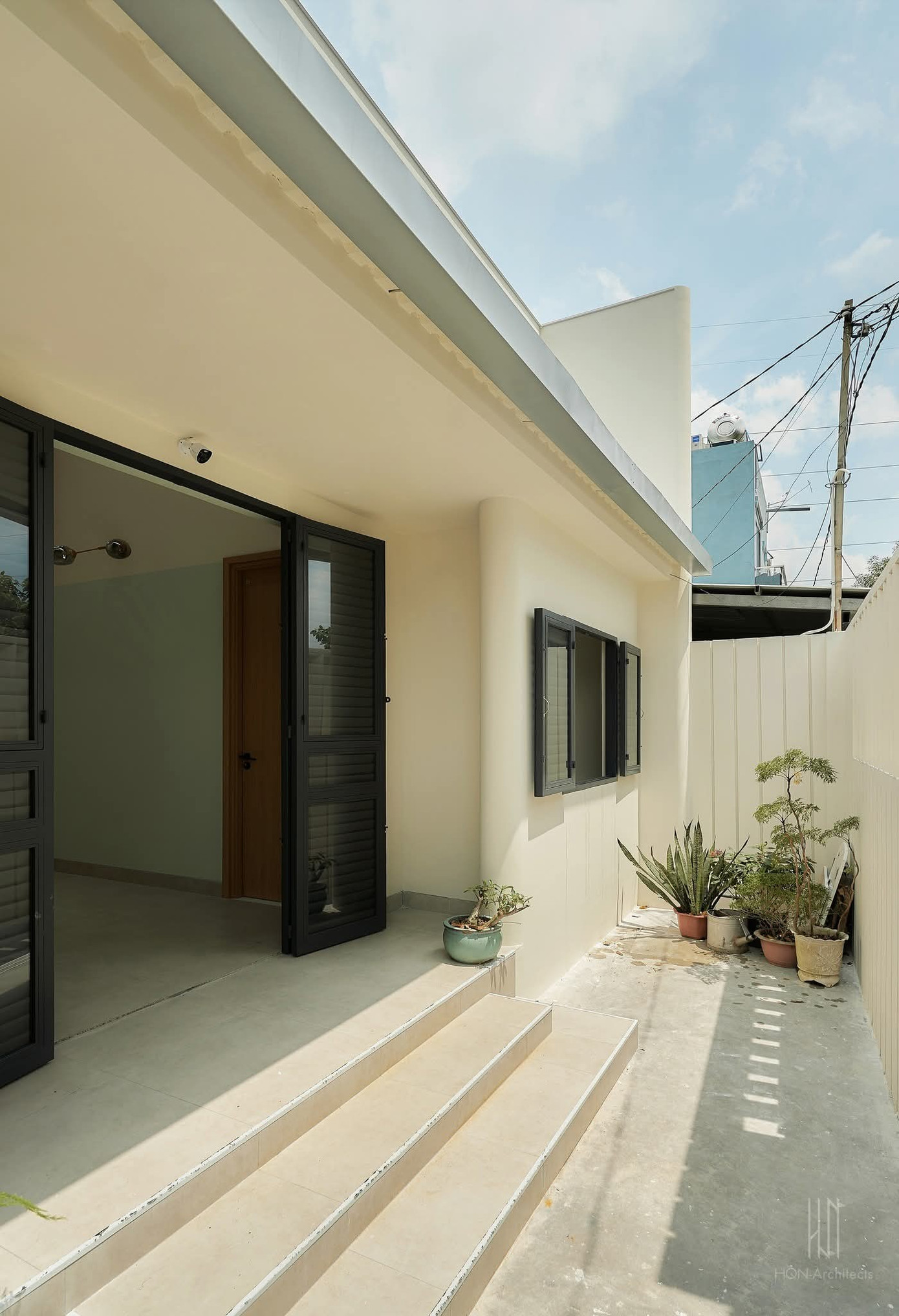 Nhà 85m2 có sân vườn lấy ánh sáng - Ảnh 7