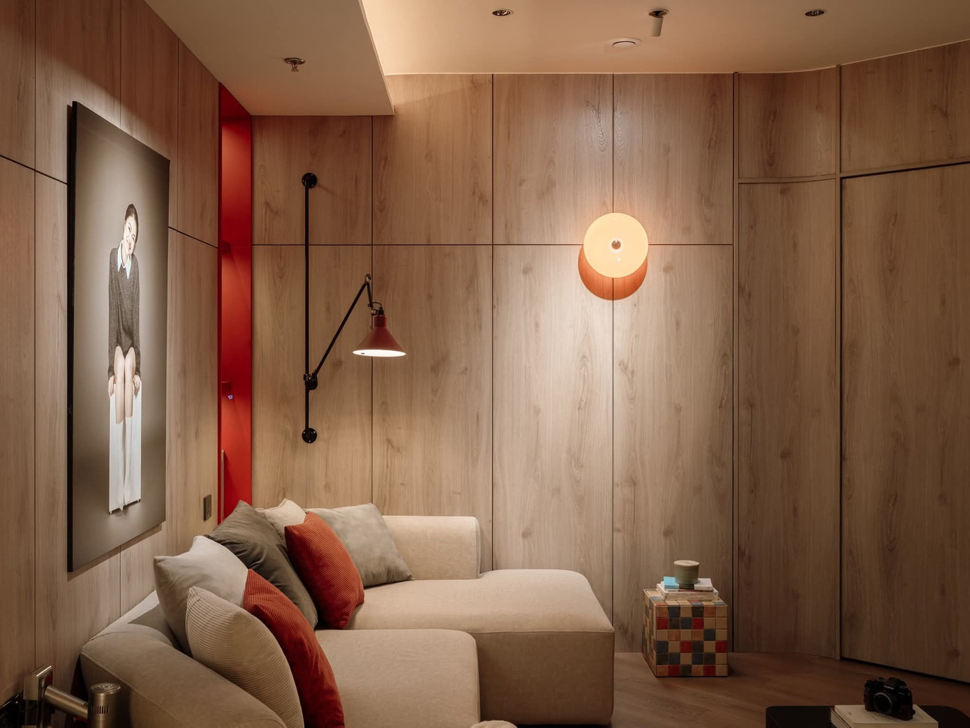 Căn hộ nhỏ 'chơi' màu khác biệt tạo nên không gian ấn tượng - Ảnh 5