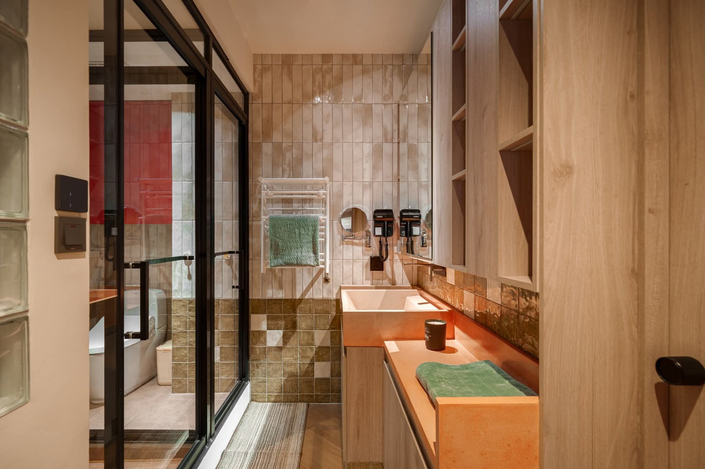 Căn hộ nhỏ 'chơi' màu khác biệt tạo nên không gian ấn tượng - Ảnh 13