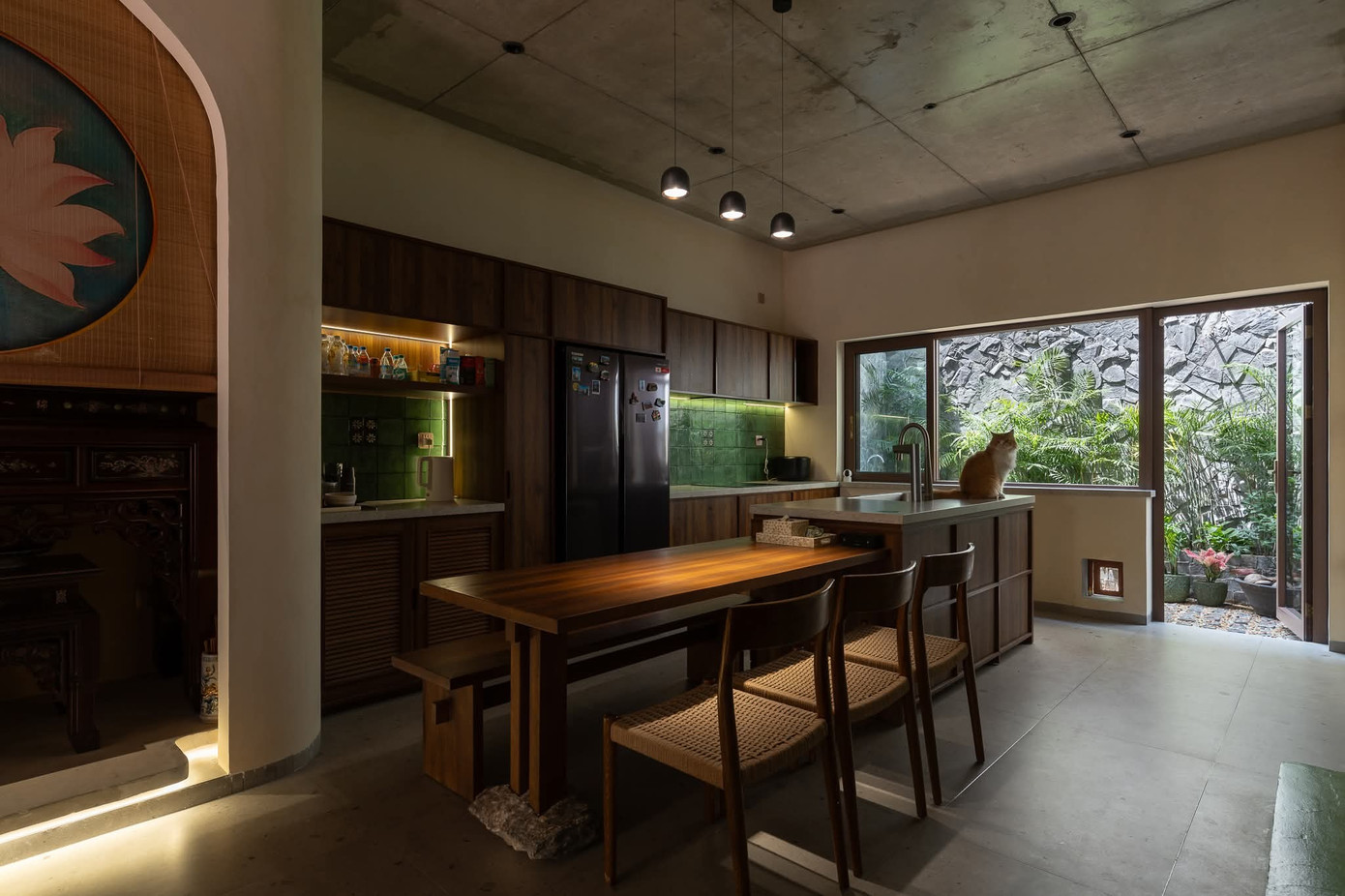 Thiết kế nhà phố đan xen phong cách hiện đại kết hợp với truyền thống - Ảnh 8