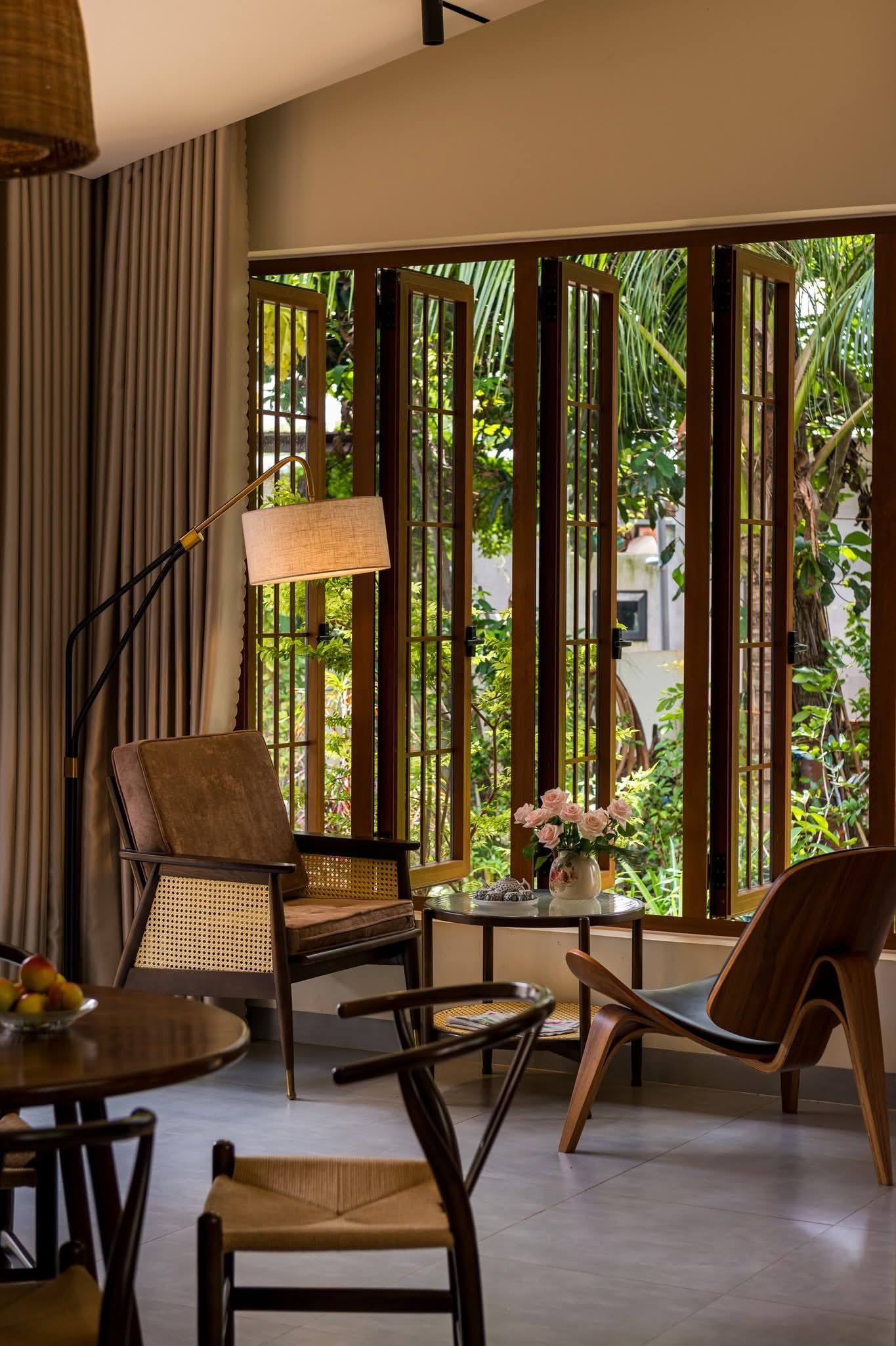 Thiết kế ngôi nhà 80m2 đầy ắp 'ký ức' con gái tặng mẹ - Ảnh 14