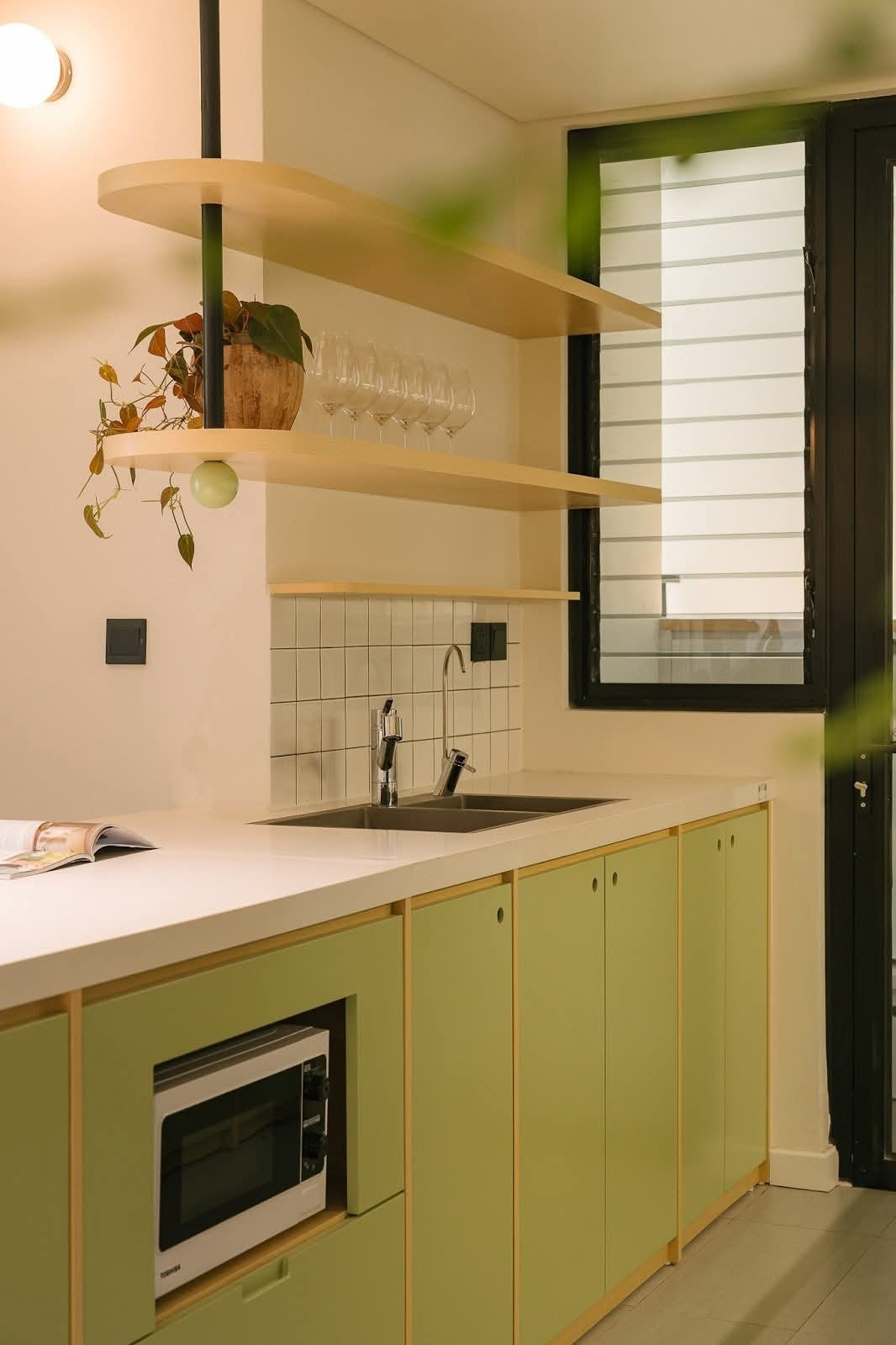 Căn hộ nhỏ 58m2 nhưng đủ đầy ấm cúng - Ảnh 10