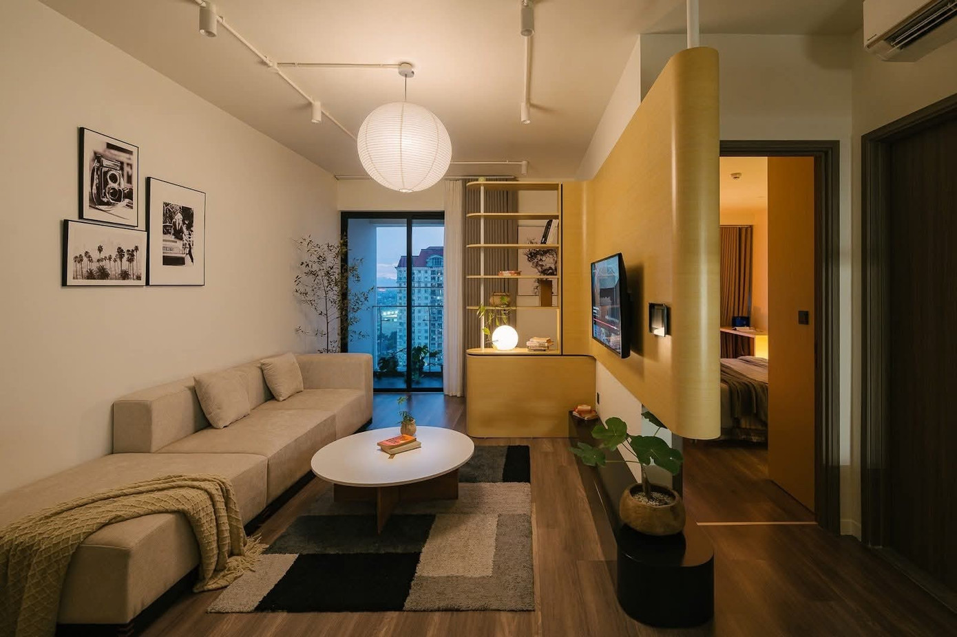 Căn hộ nhỏ 58m2 nhưng đủ đầy ấm cúng - Ảnh 5