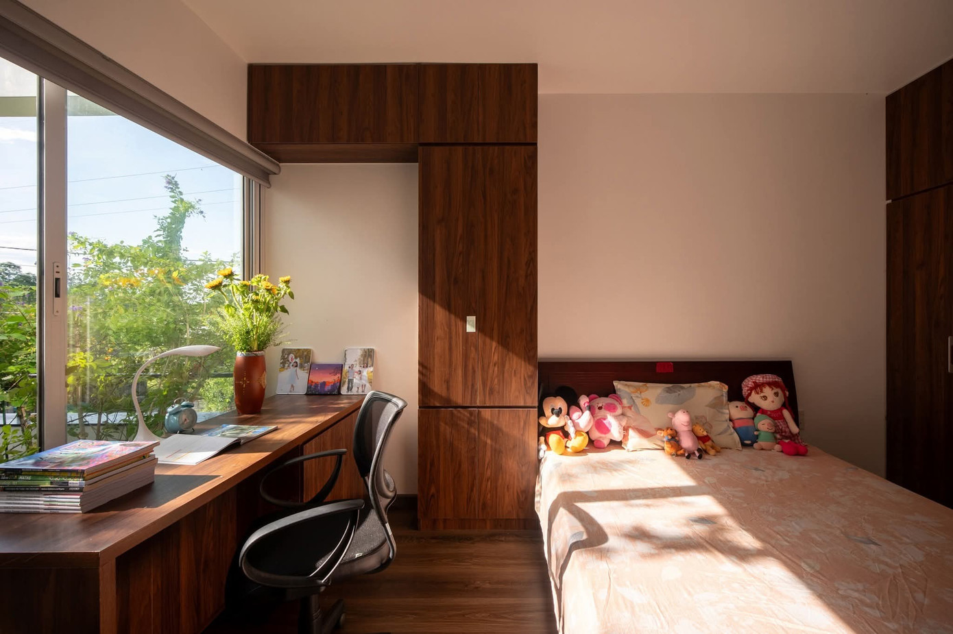 Nhà phố thiết kế mở ngập tràn cây xanh - Ảnh 12