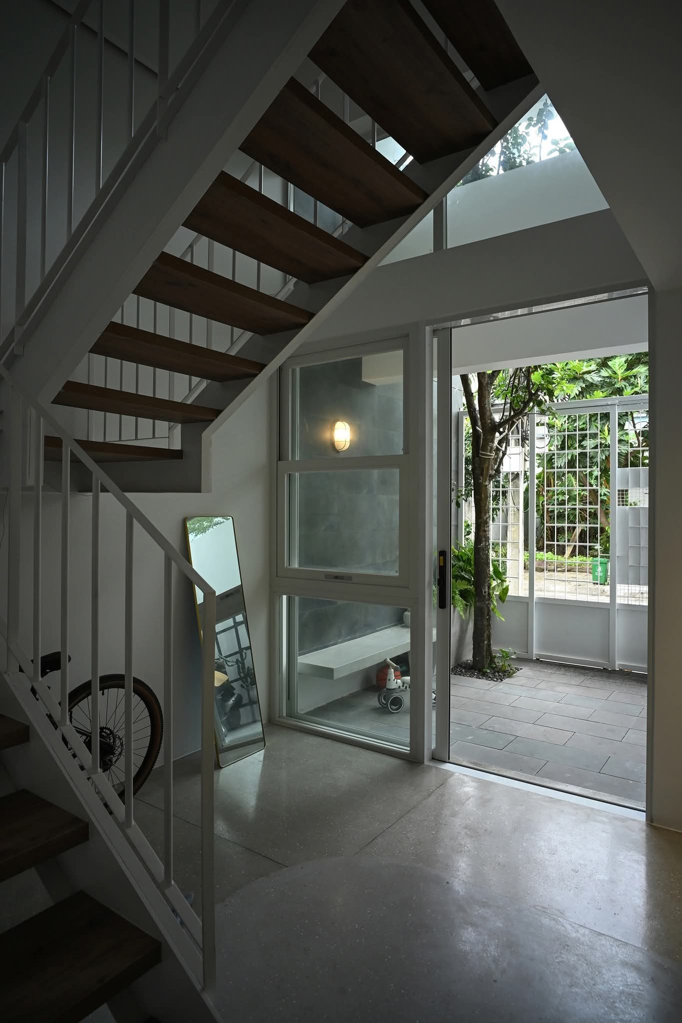 Nhà phố 100m2 thiết kế không phòng khách - Ảnh 2