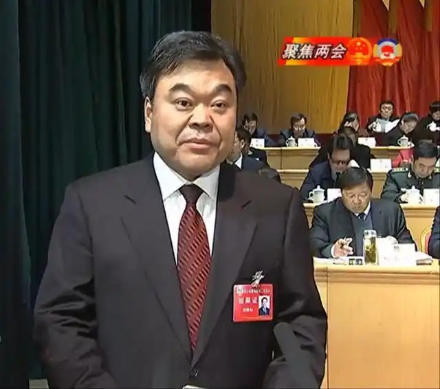 Bí thư ở Trung Quốc vừa phát biểu vừa khóc, khiến hơn nghìn cán bộ chực trào nước mắt - Ảnh 1