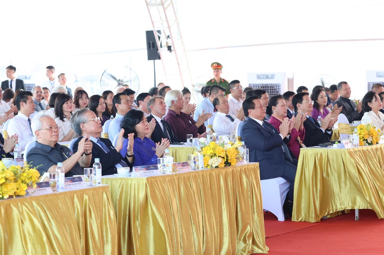 Chính thức đặt nền móng công trình top đắt đỏ nhất thế giới ở Việt Nam: Rộng 25.000m2, ngay bên bờ Hồ Tây - Ảnh 2