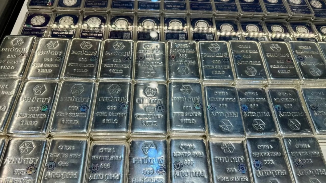 Giá bạc giữ mức trên 51 triệu đồng/kg - Ảnh 1