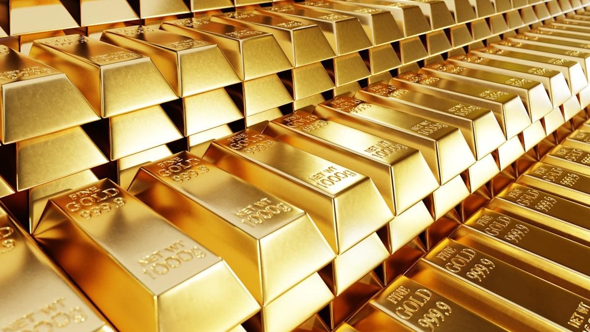 Giá vàng giảm, bán bớt chốt lời hay tiếp tục giữ: Tranh cãi nội bộ tại quốc gia Đông Nam Á có gần 130 tấn vàng dự trữ - Ảnh 1