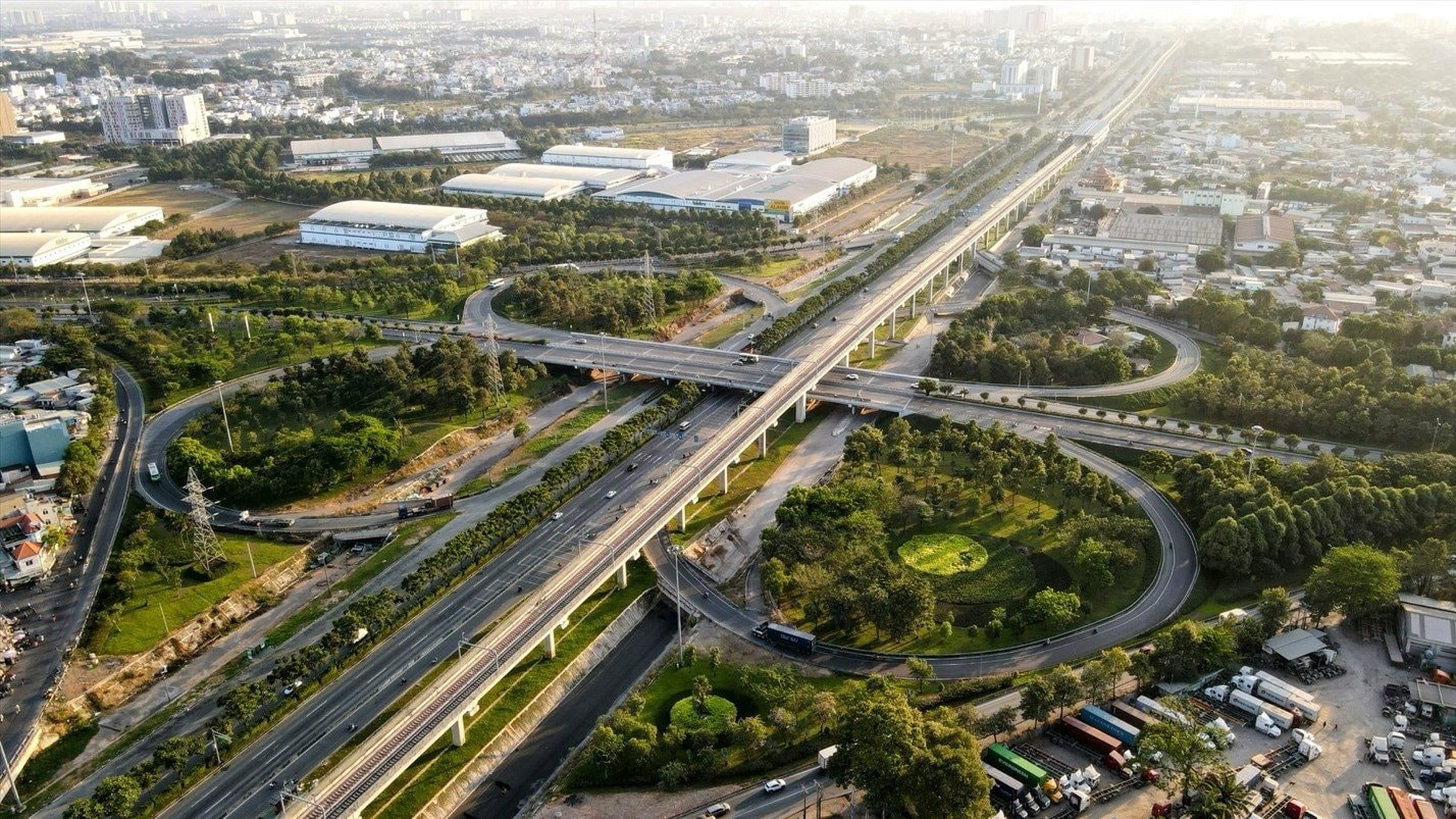 Loạt hạ tầng bước vào giai đoạn tăng tốc, bất động sản khu Đông có chuyển động mới cuối năm - Ảnh 1