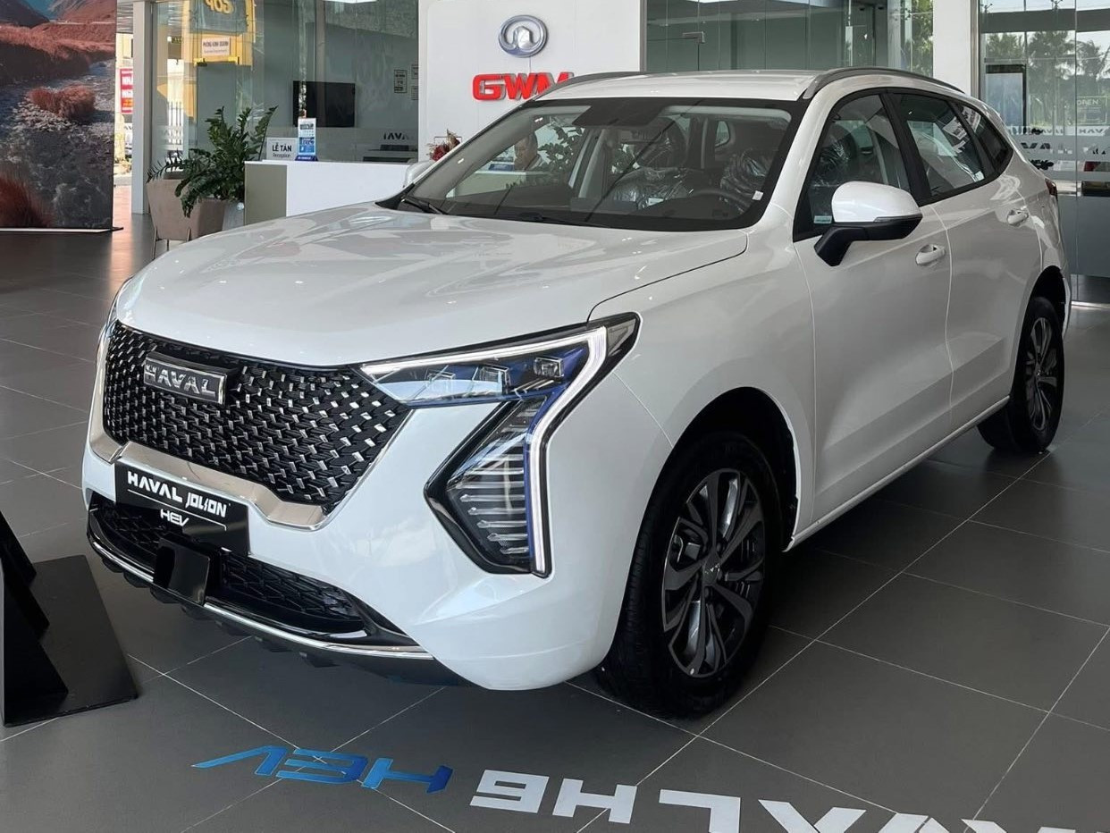 Loạt xe hybrid chạy đua giảm giá dịp cuối năm - Ảnh 4