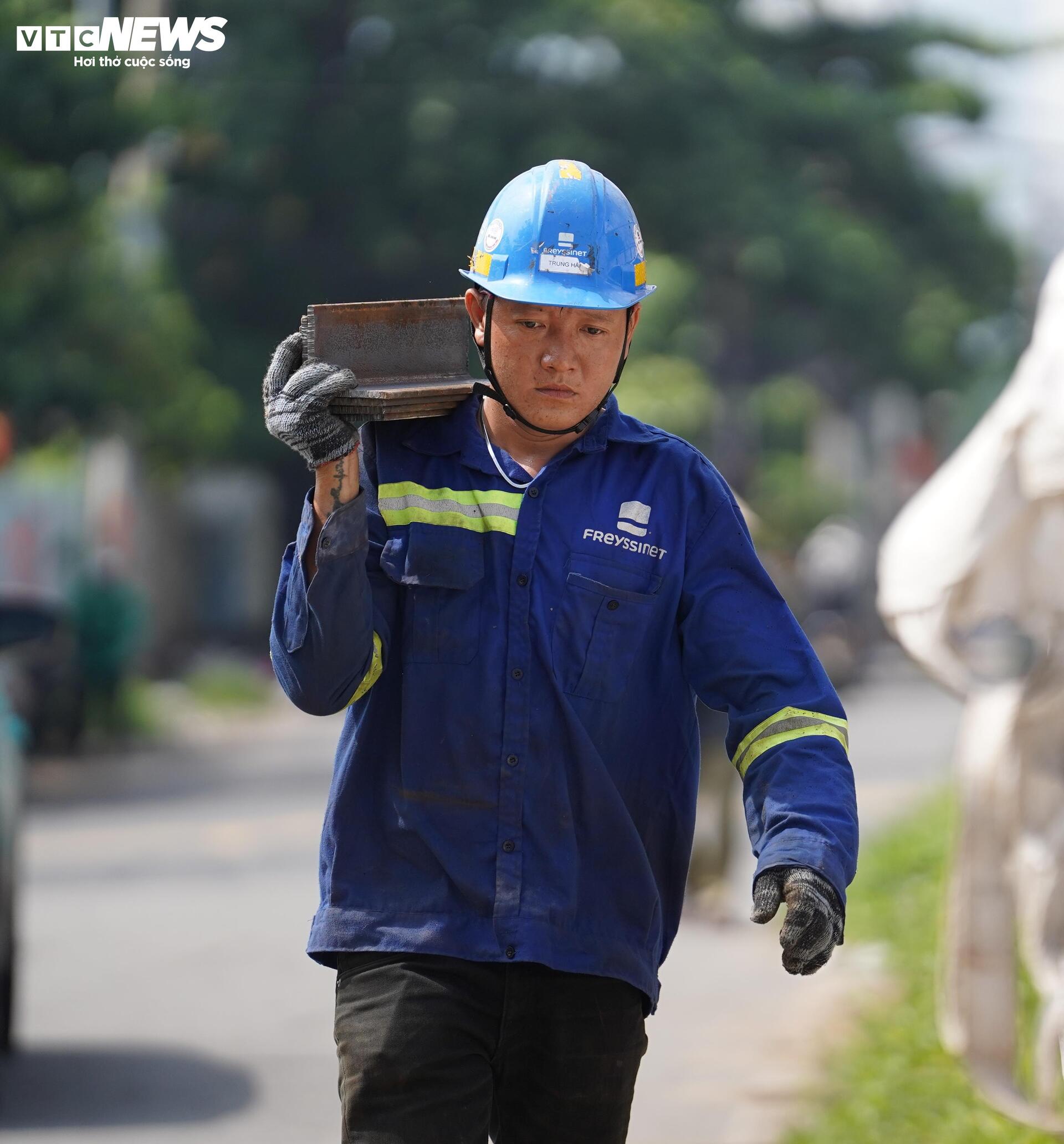 Cận cảnh cầu Bình Triệu 1 nặng 11.000 tấn sau khi được nâng thêm 1,08 m - Ảnh 4