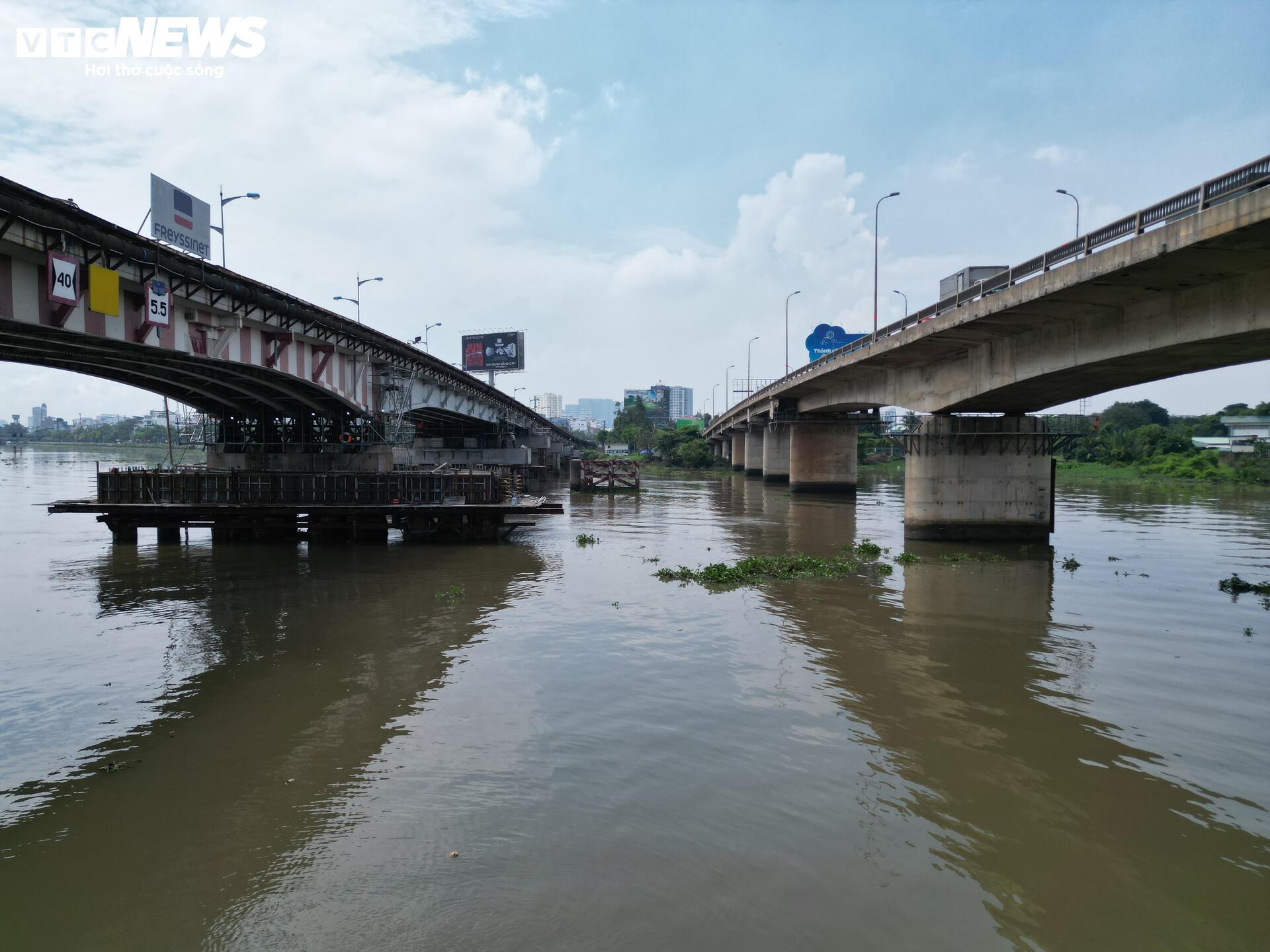 Cận cảnh cầu Bình Triệu 1 nặng 11.000 tấn sau khi được nâng thêm 1,08 m - Ảnh 15