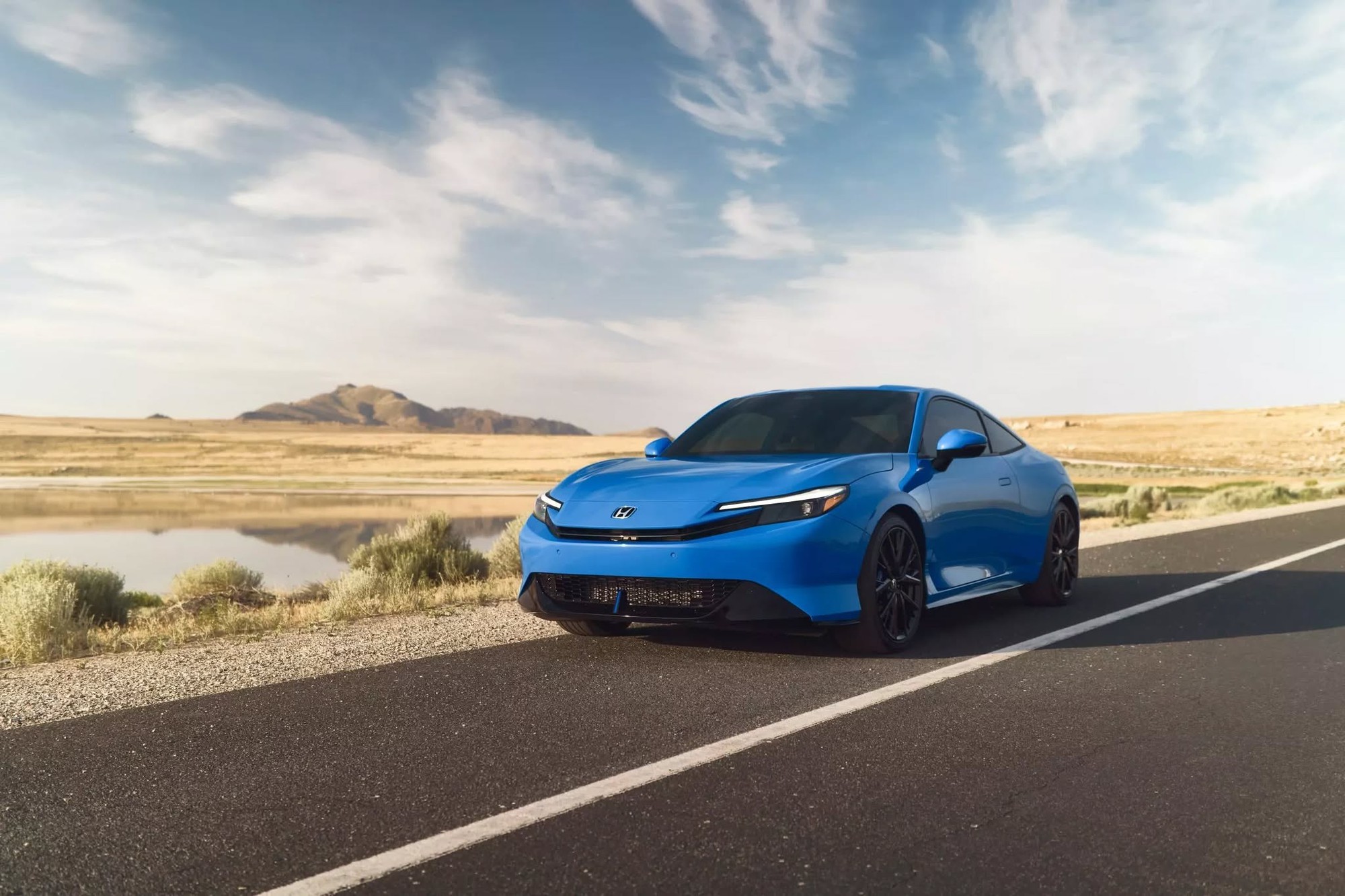 Mẫu xe thể thao nhiều điểm chung với Honda Civic này vừa ra mắt 1 tháng đã nhận 2.400 đơn hàng: Gấp 8 lần dự kiến, điều bất ngờ là khách hàng chủ yếu đã lớn tuổi - Ảnh 1