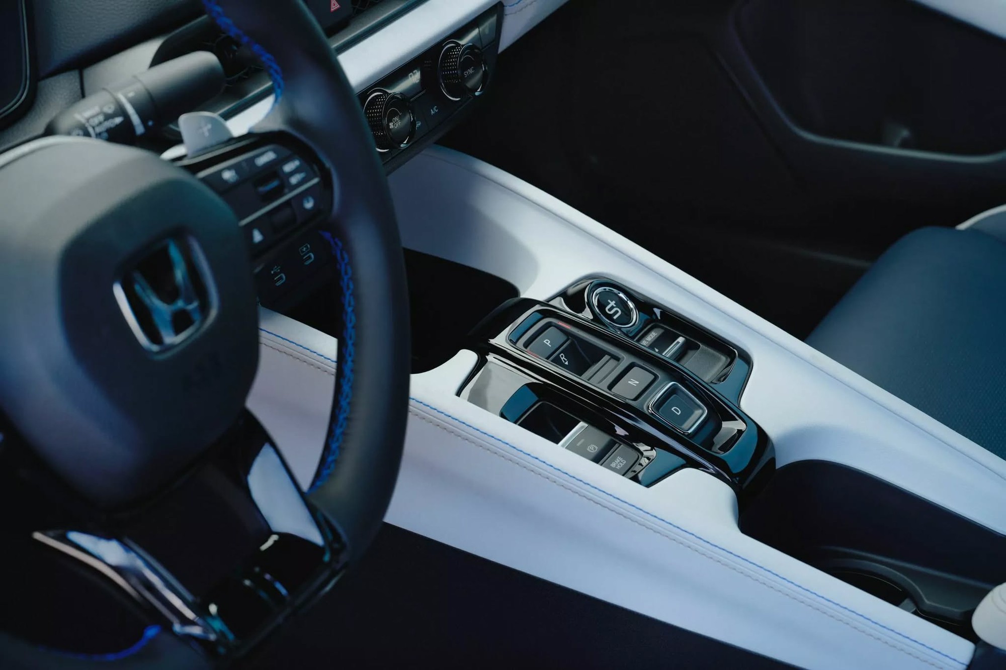 Mẫu xe thể thao nhiều điểm chung với Honda Civic này vừa ra mắt 1 tháng đã nhận 2.400 đơn hàng: Gấp 8 lần dự kiến, điều bất ngờ là khách hàng chủ yếu đã lớn tuổi - Ảnh 8