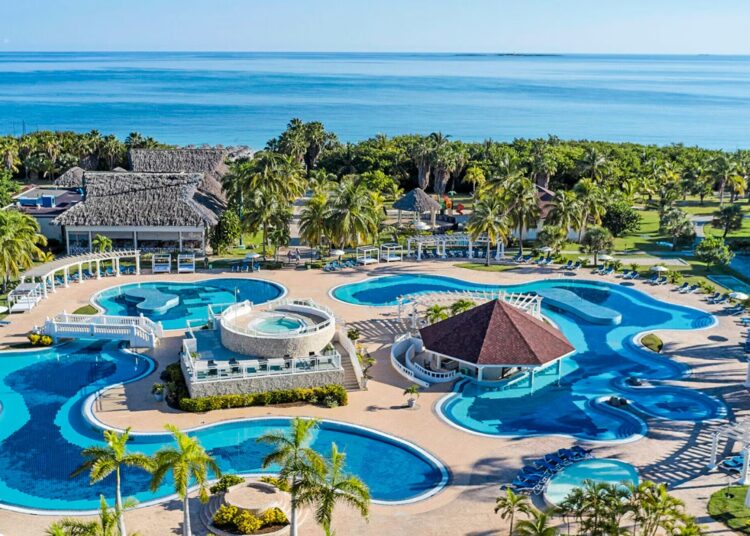 Cuba 'phá rào': Lần đầu cho các tập đoàn nước ngoài làm một việc để thu hút ngoại tệ - Ảnh 1