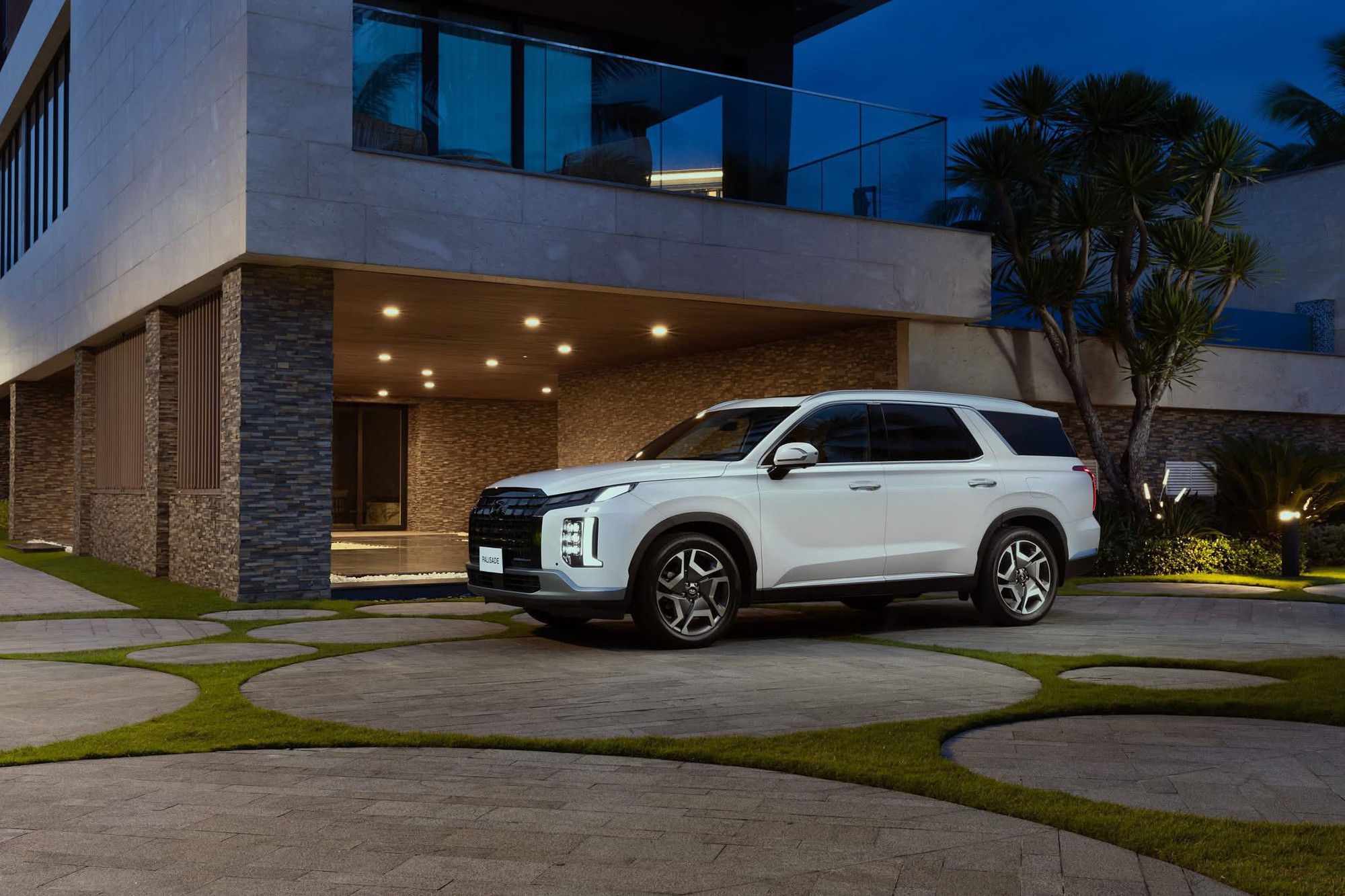 Không chỉ chính hãng, hàng loạt đại lý Hyundai giảm giá hàng chục triệu đồng cho cả i10, Venue… - Ảnh 4