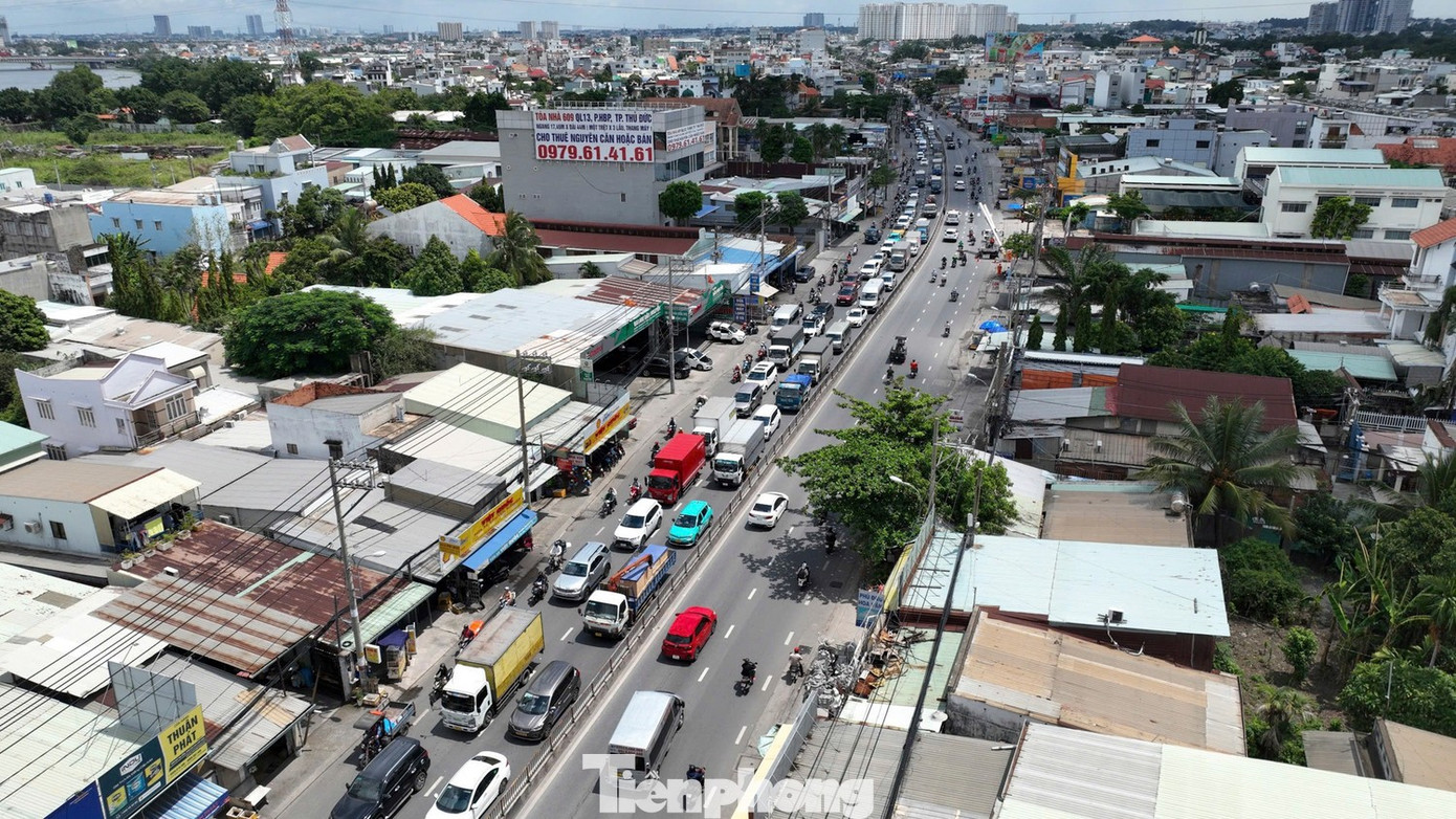 Quốc lộ 13 trước khi được chi 14.000 tỷ mở rộng mặt đường 60m - Ảnh 9