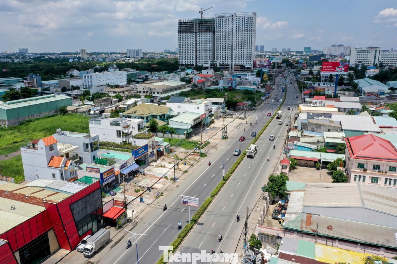 Quốc lộ 13 trước khi được chi 14.000 tỷ mở rộng mặt đường 60m - Ảnh 6