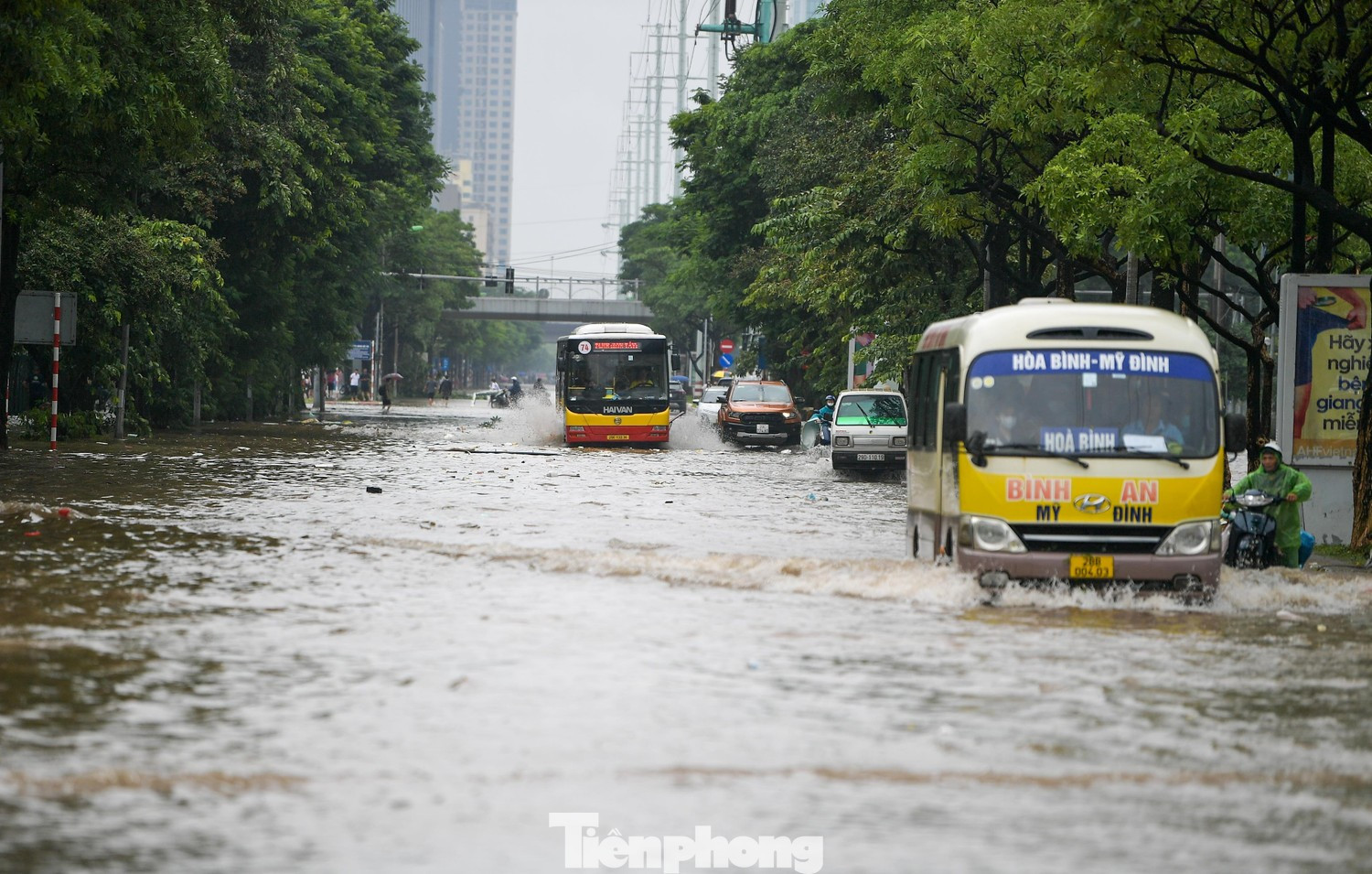 Thấy gì từ việc Hà Nội bị 'nhấn chìm' sau trận mưa lớn? - Ảnh 5