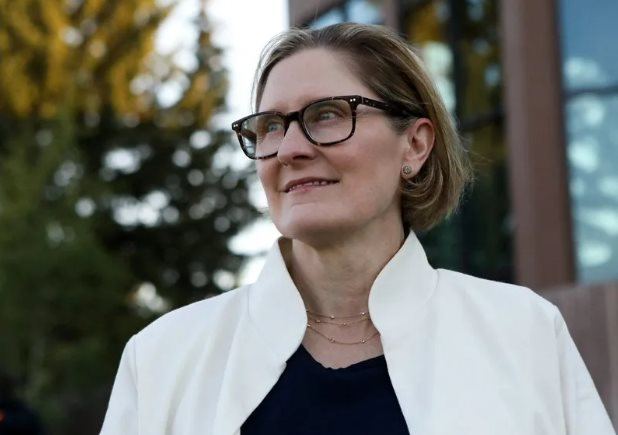 Quan chức Fed lên tiếng, tiết lộ số đợt cắt giảm lãi suất hợp lý trong 3 tháng cuối năm: Thị trường việc làm phải là trọng tâm - Ảnh 1