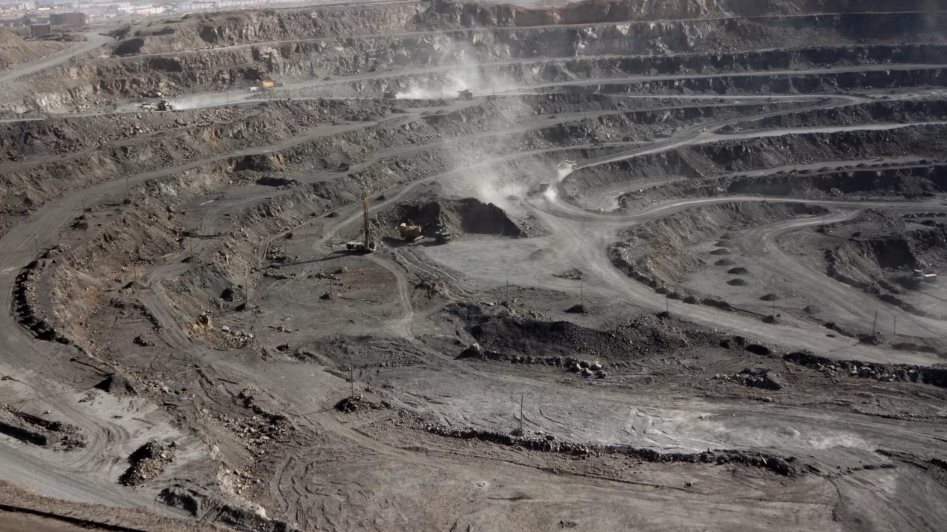 Ông Trump tuyên bố dư thừa đất hiếm sau 1 năm nữa nhờ bắt tay quốc gia sở hữu ‘cả bảng tuần hoàn hoá học’: Thế thống trị của Trung Quốc có dễ phá? - Ảnh 2