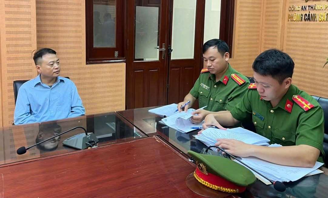 Bắt giam Shark Bình, tạm giữ 597 cây vàng,18 sổ đỏ - Ảnh 1