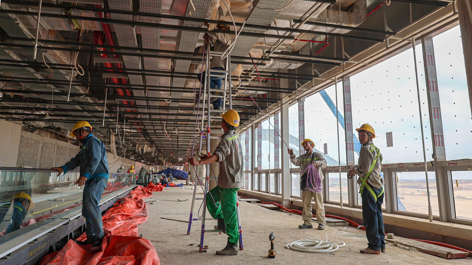 Cận cảnh sân bay Long Thành sắp đón chuyến bay đầu tiên - Ảnh 10