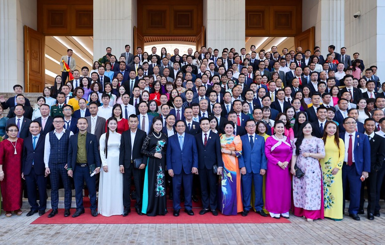 Thủ tướng đề nghị doanh nghiệp, doanh nhân Việt Nam phát huy '3 tiên phong' - Ảnh 9